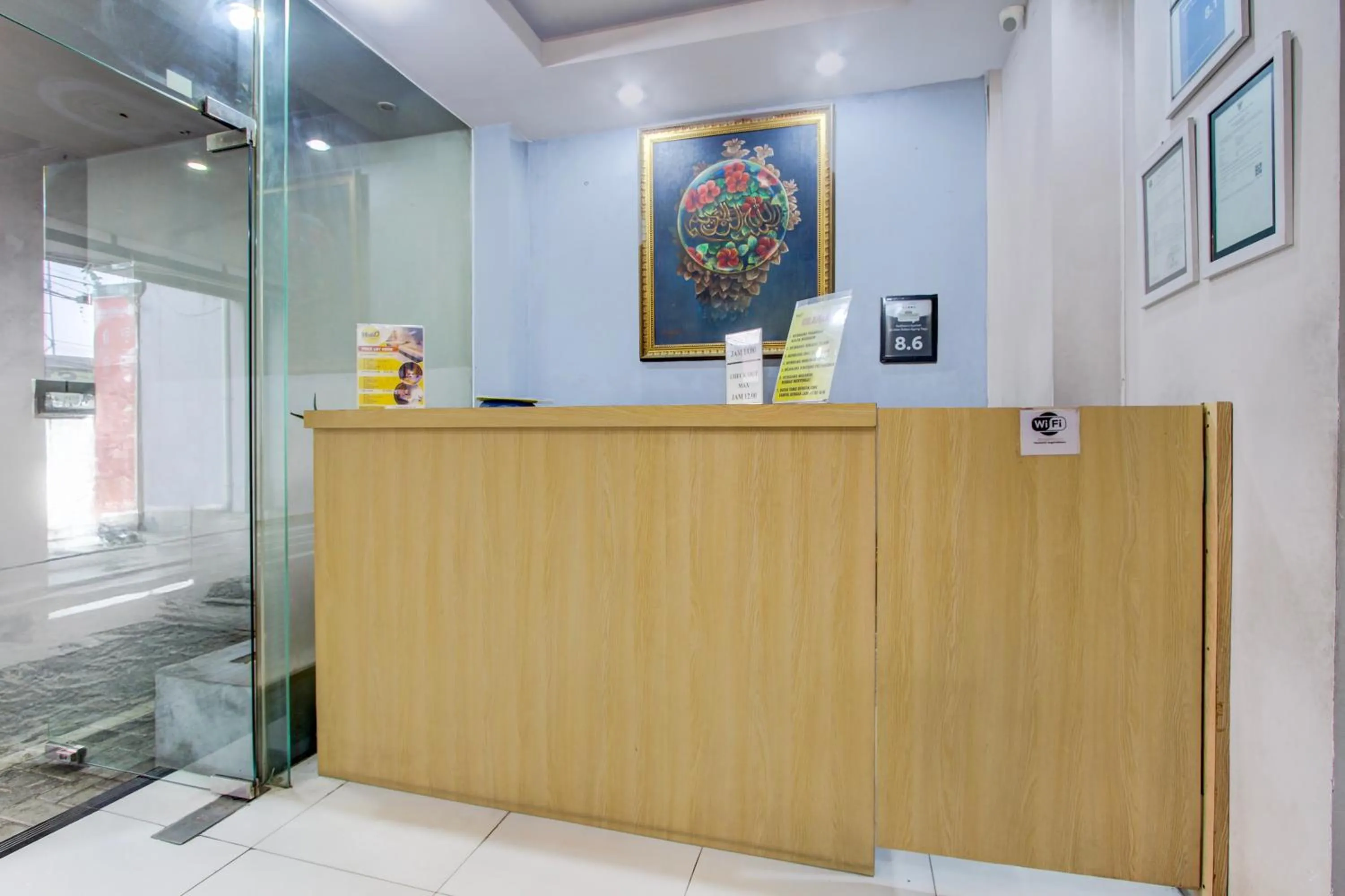 Lobby or reception in Hotel O Tegal near near Pacific Mall Tegal formerly Hugo Suites Family