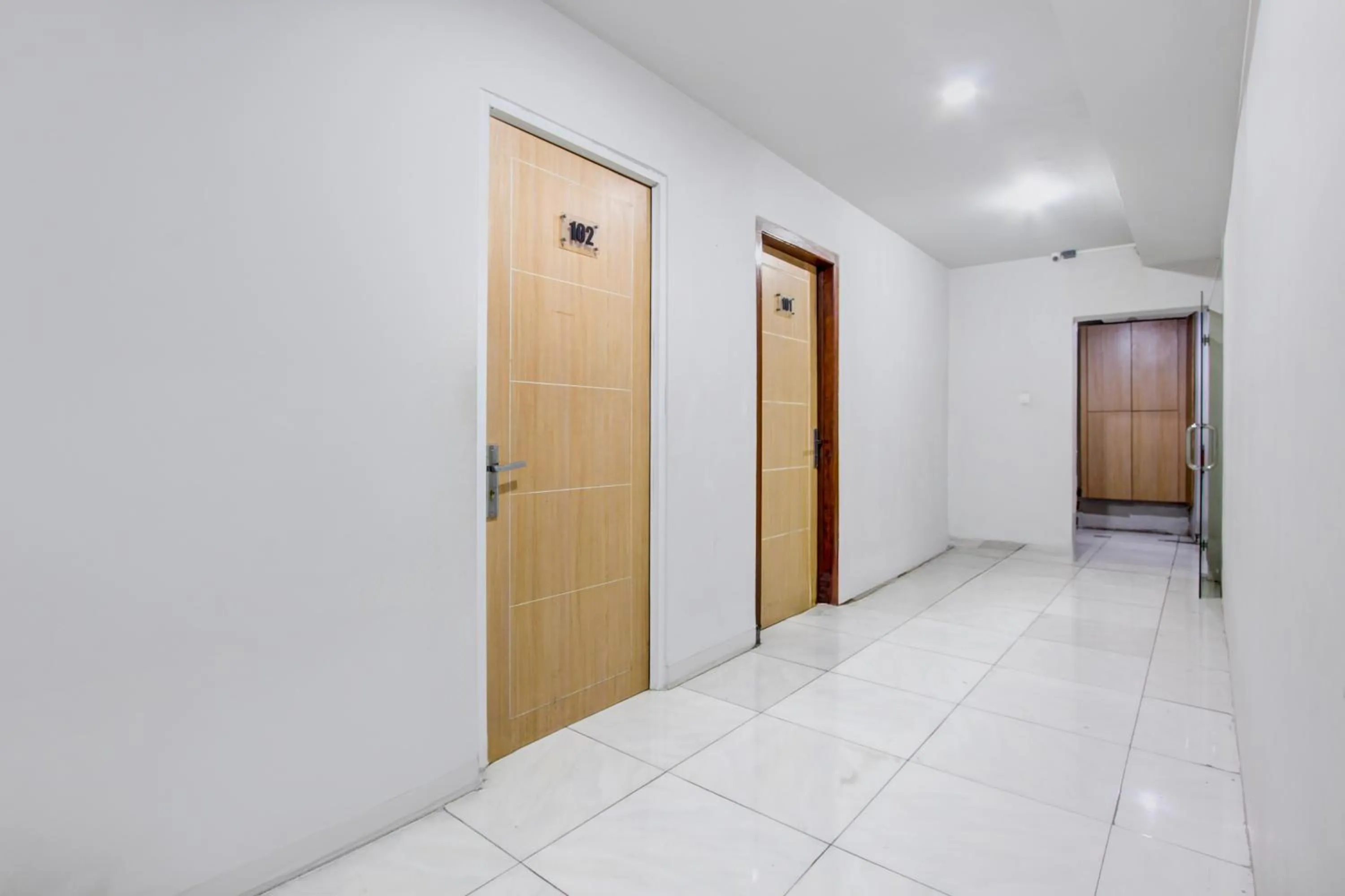 Lobby or reception in Hotel O Tegal near near Pacific Mall Tegal formerly Hugo Suites Family