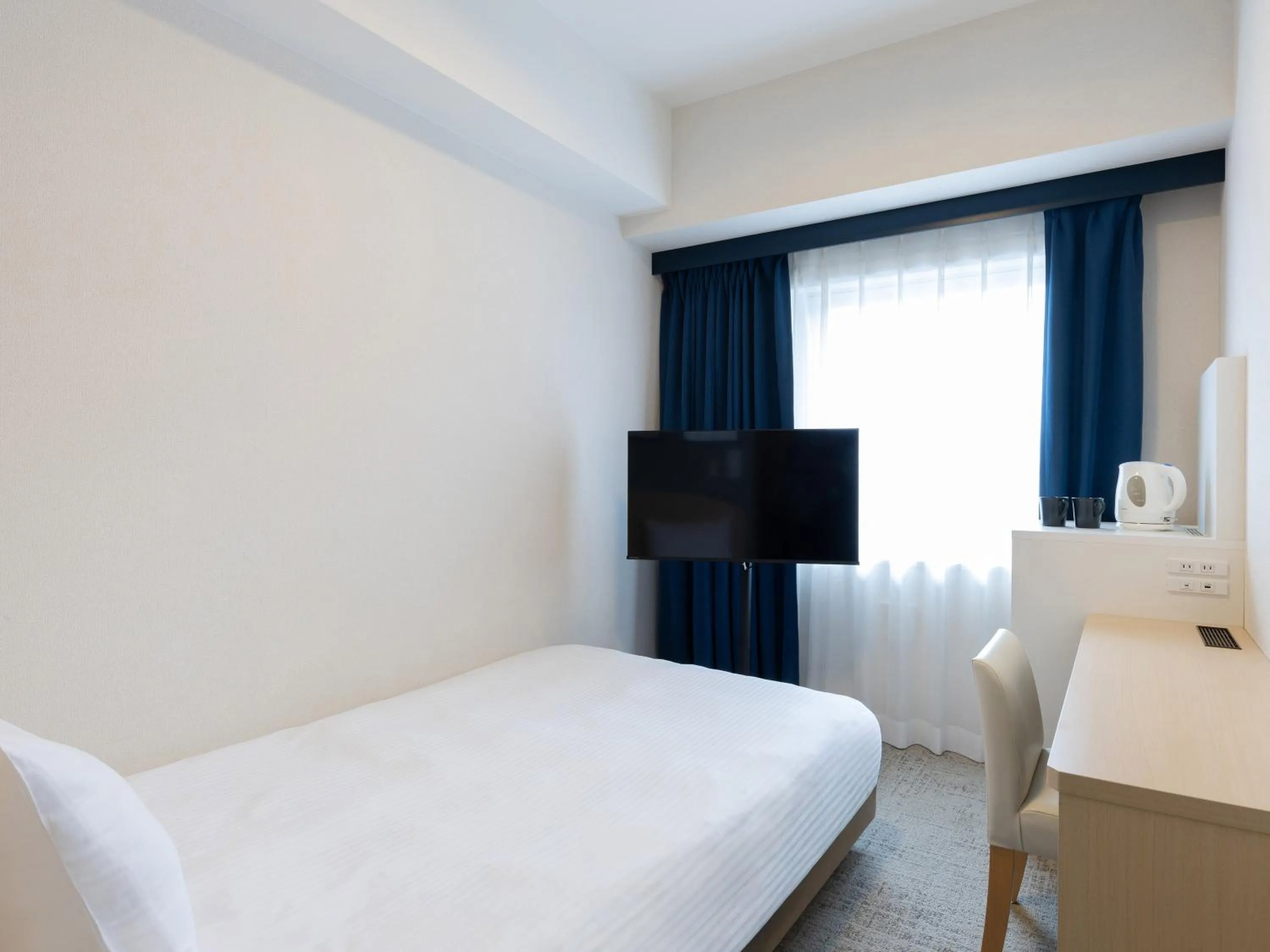 Photo of the whole room, Bed in Brackets Hotel Osaka Hommachi