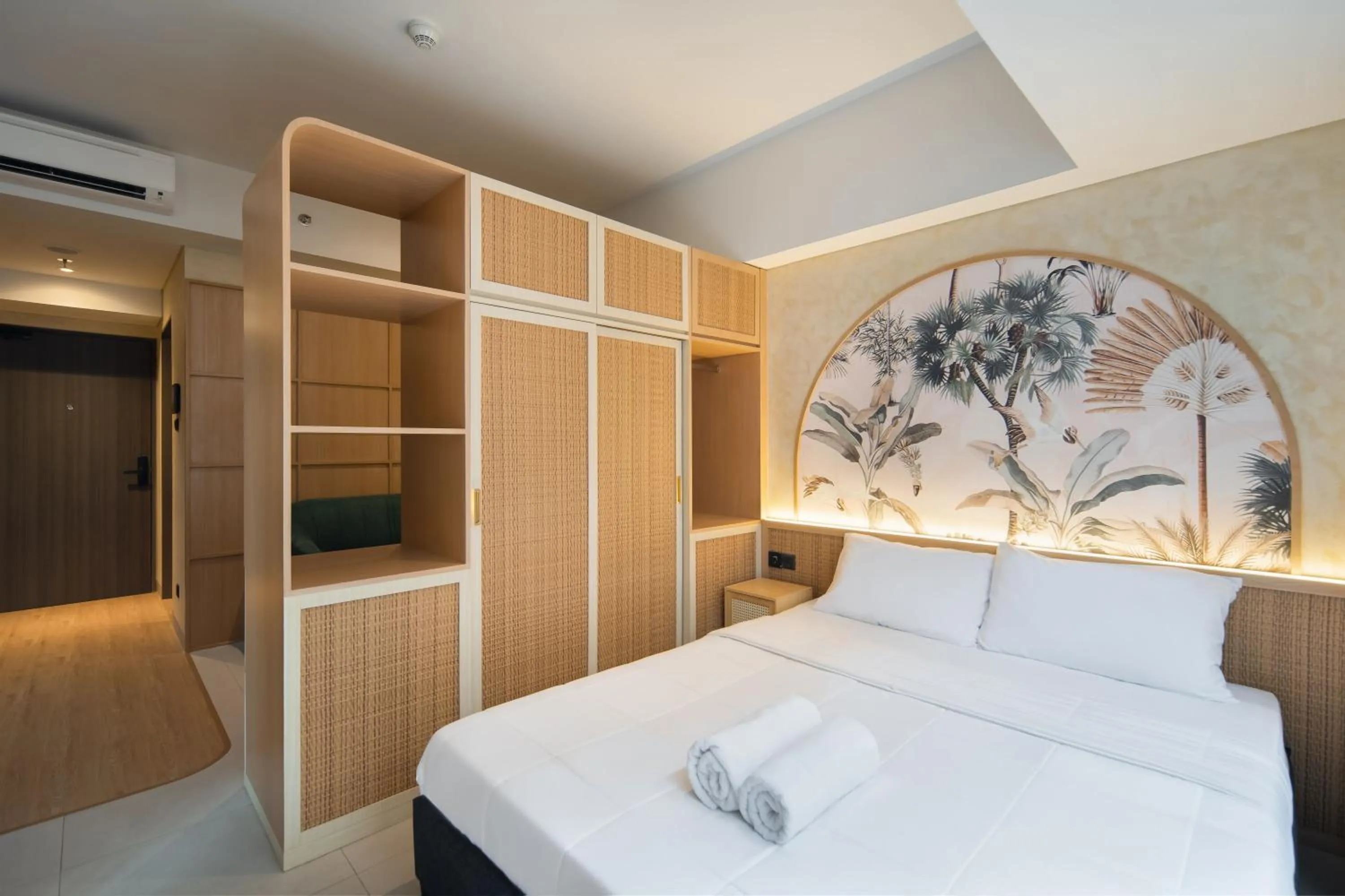 Bedroom, Bed in Cove Carstensz BSD