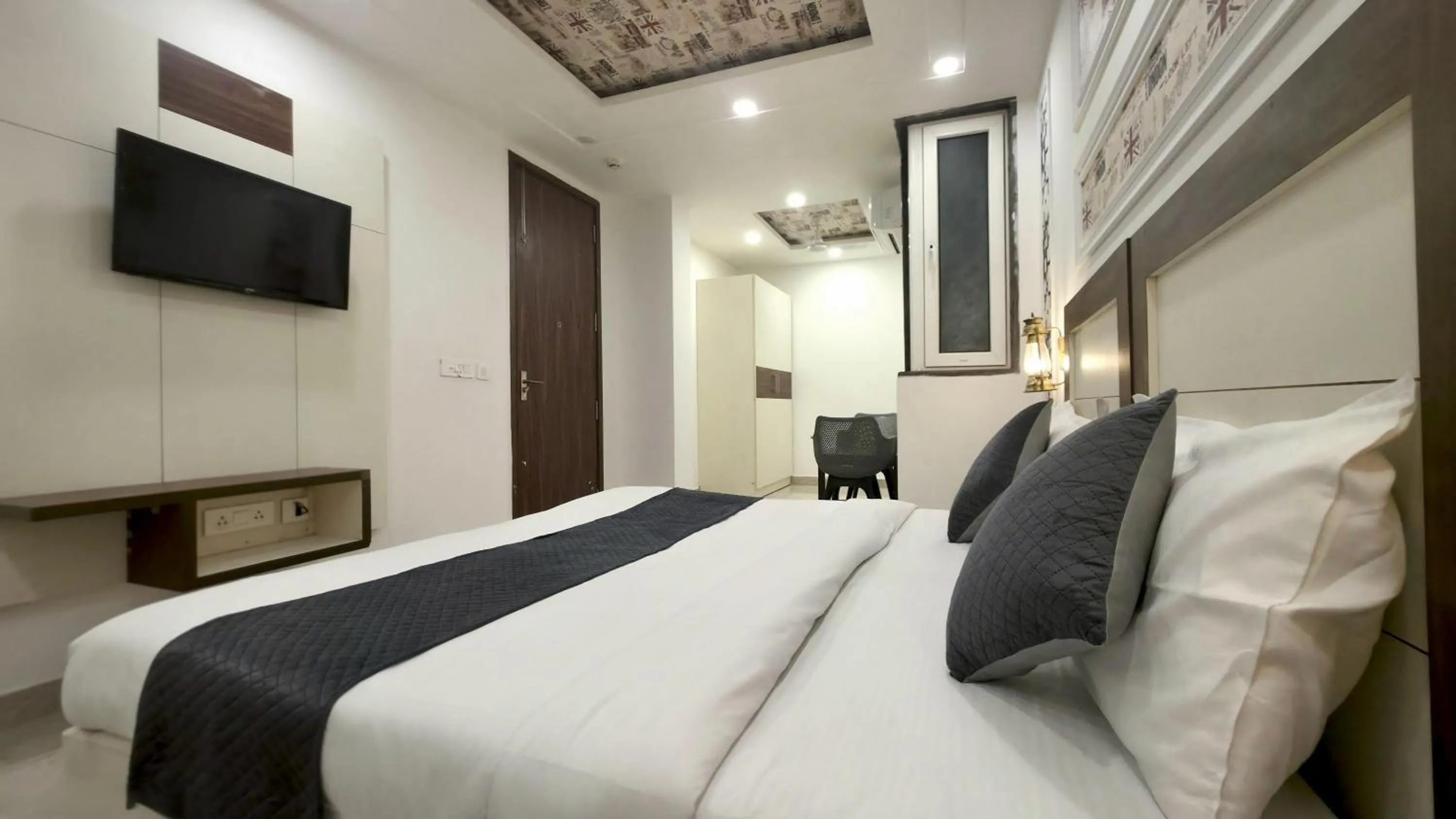 Hotel HomeAste 001 Near Yashobhoomi Convention Center