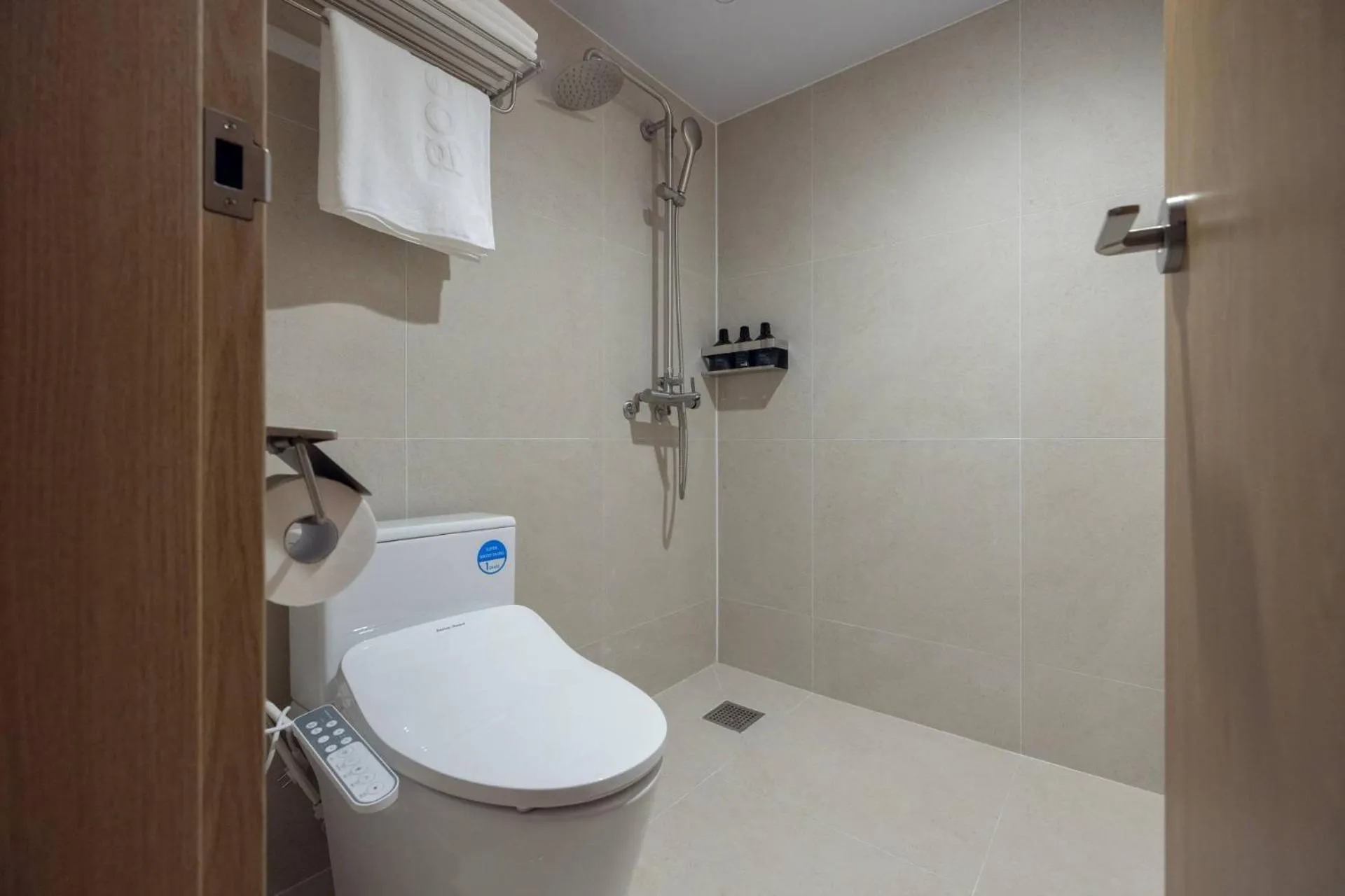 Toilet in Anook Ryokan Hotel Ansan station