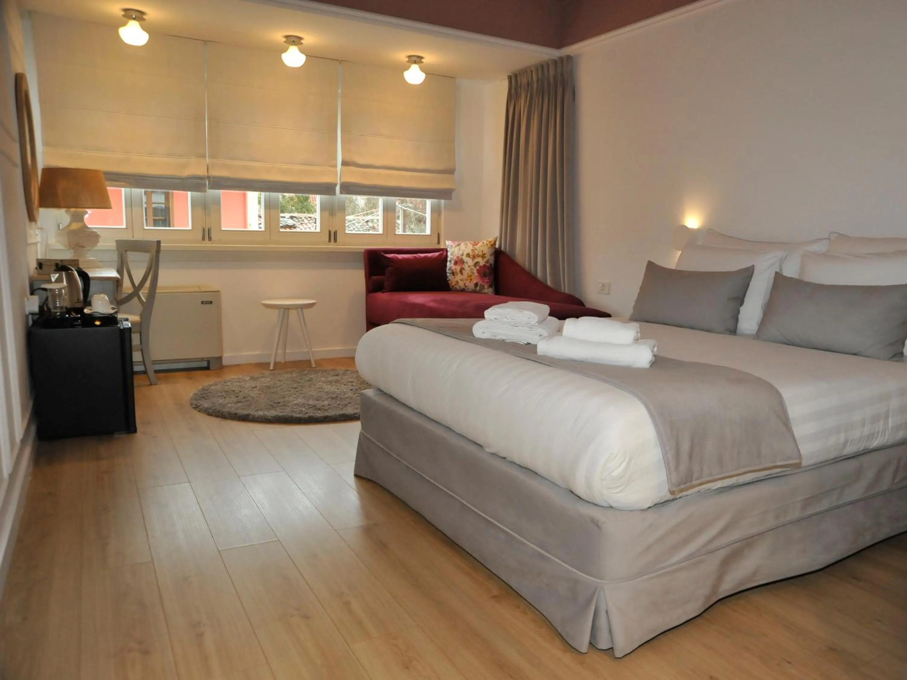 Photo of the whole room, Bed in Its Kale Boutique Hotel