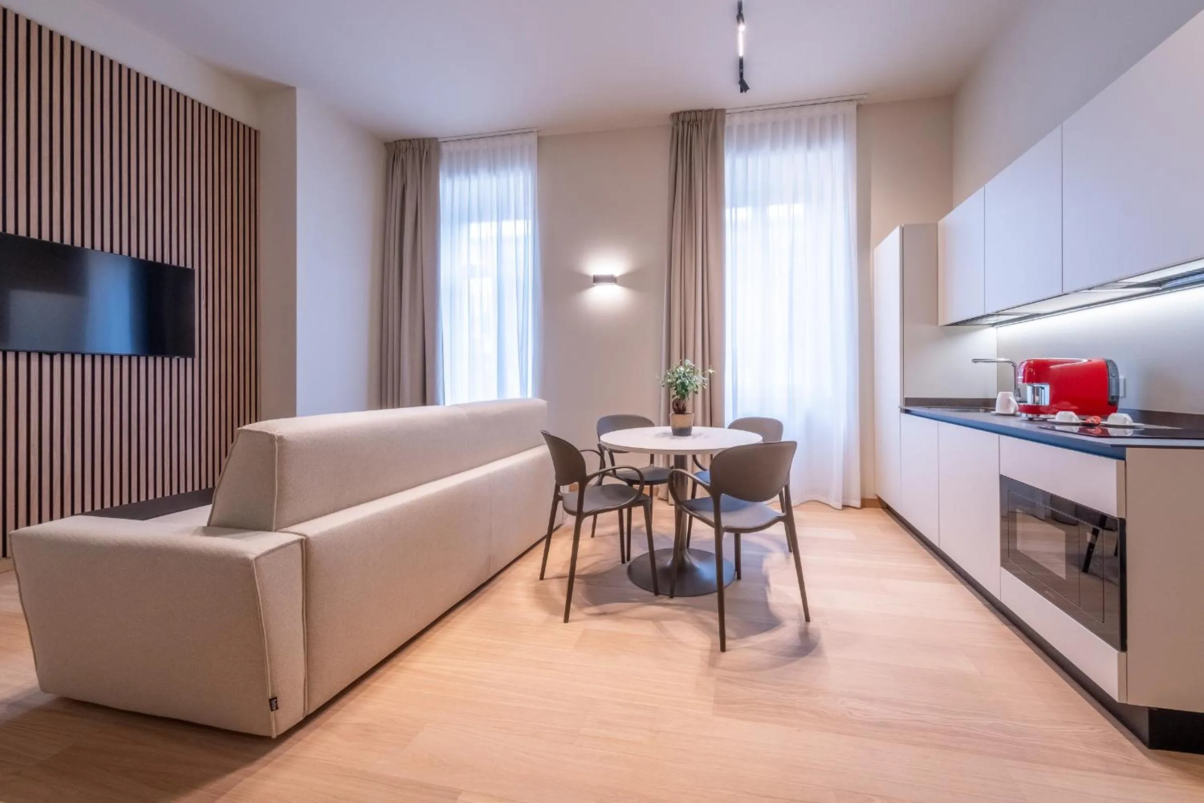 Kitchen or kitchenette in Oriana Homèl Milano