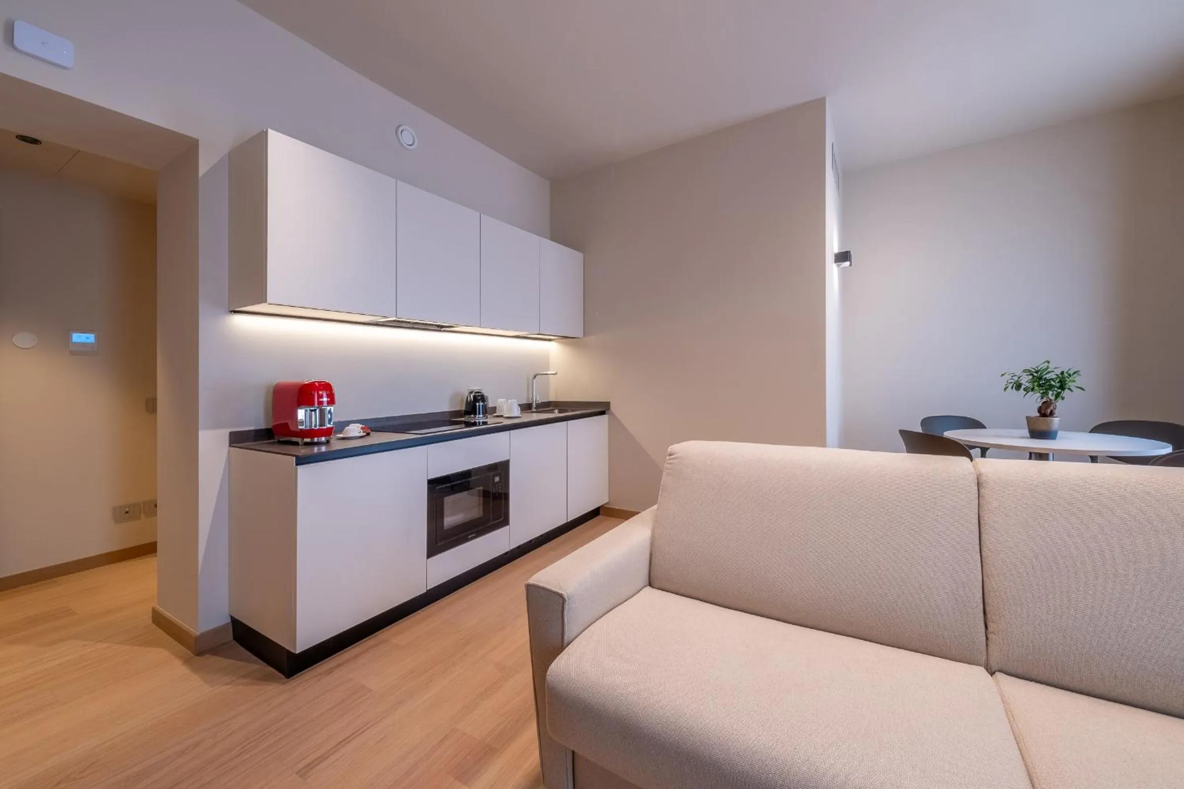 Kitchen or kitchenette in Oriana Homèl Milano