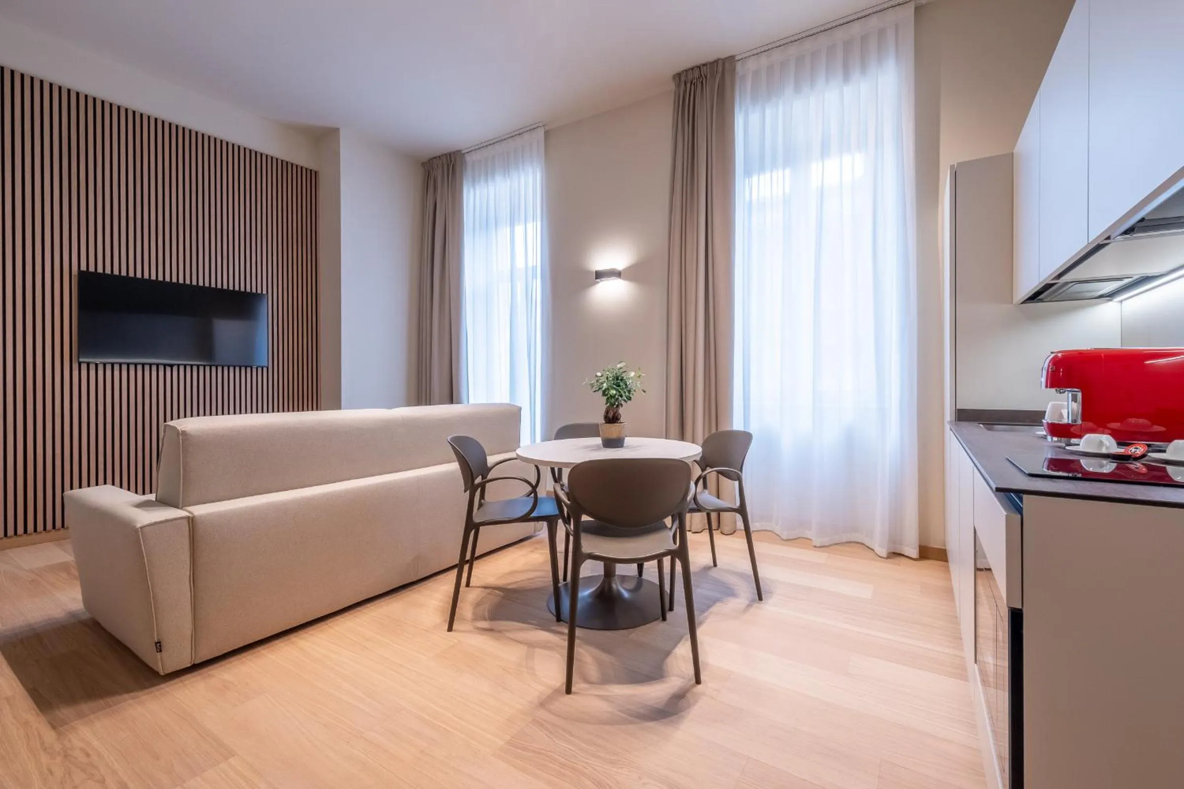 Kitchen or kitchenette in Oriana Homèl Milano