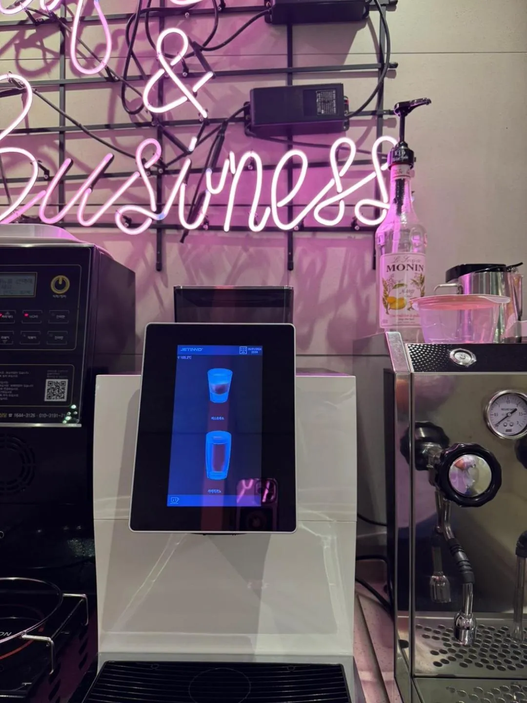 Coffee/tea facilities in Hotel Ravi