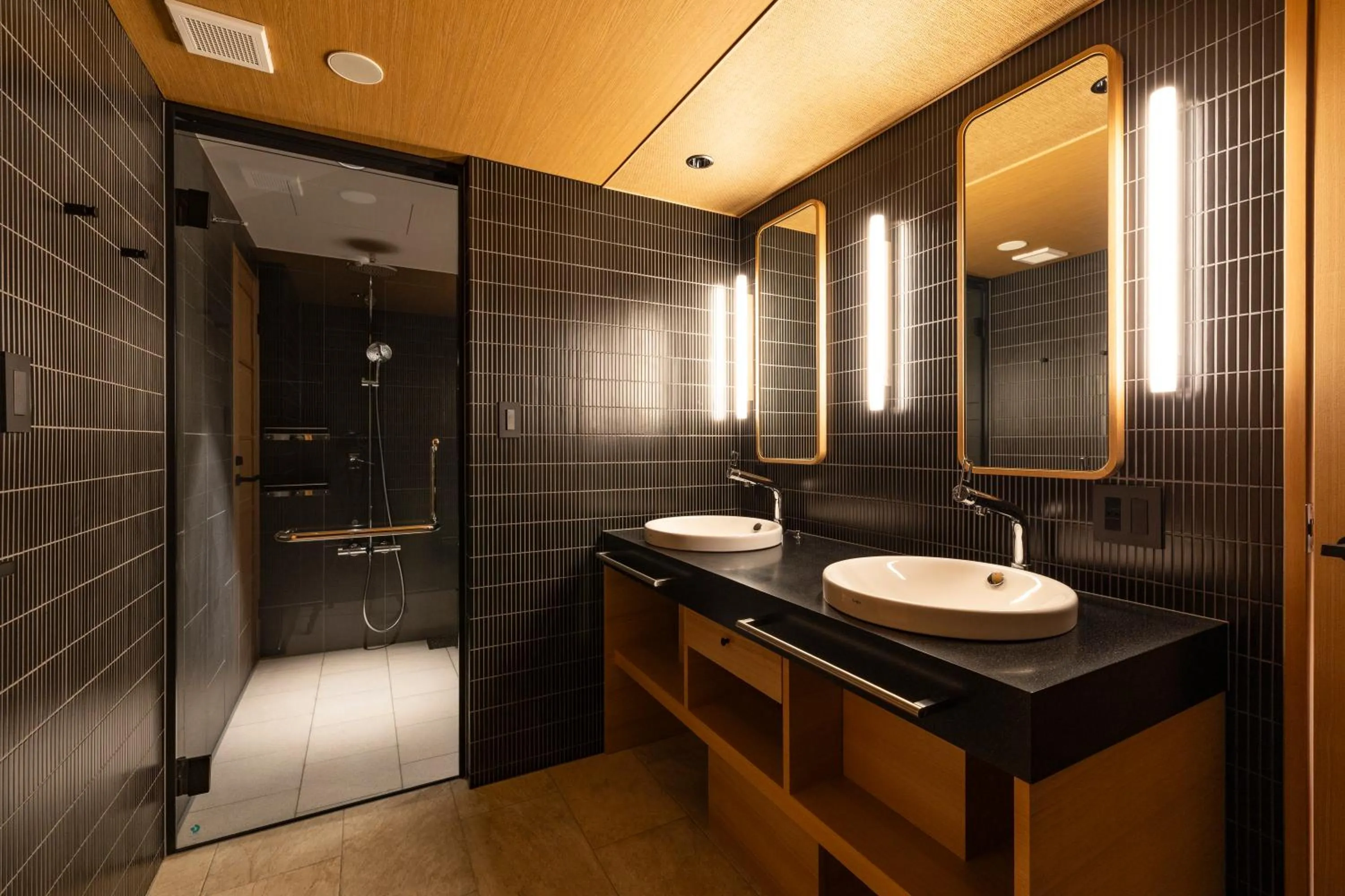 Photo of the whole room in yugen kyoto shijo