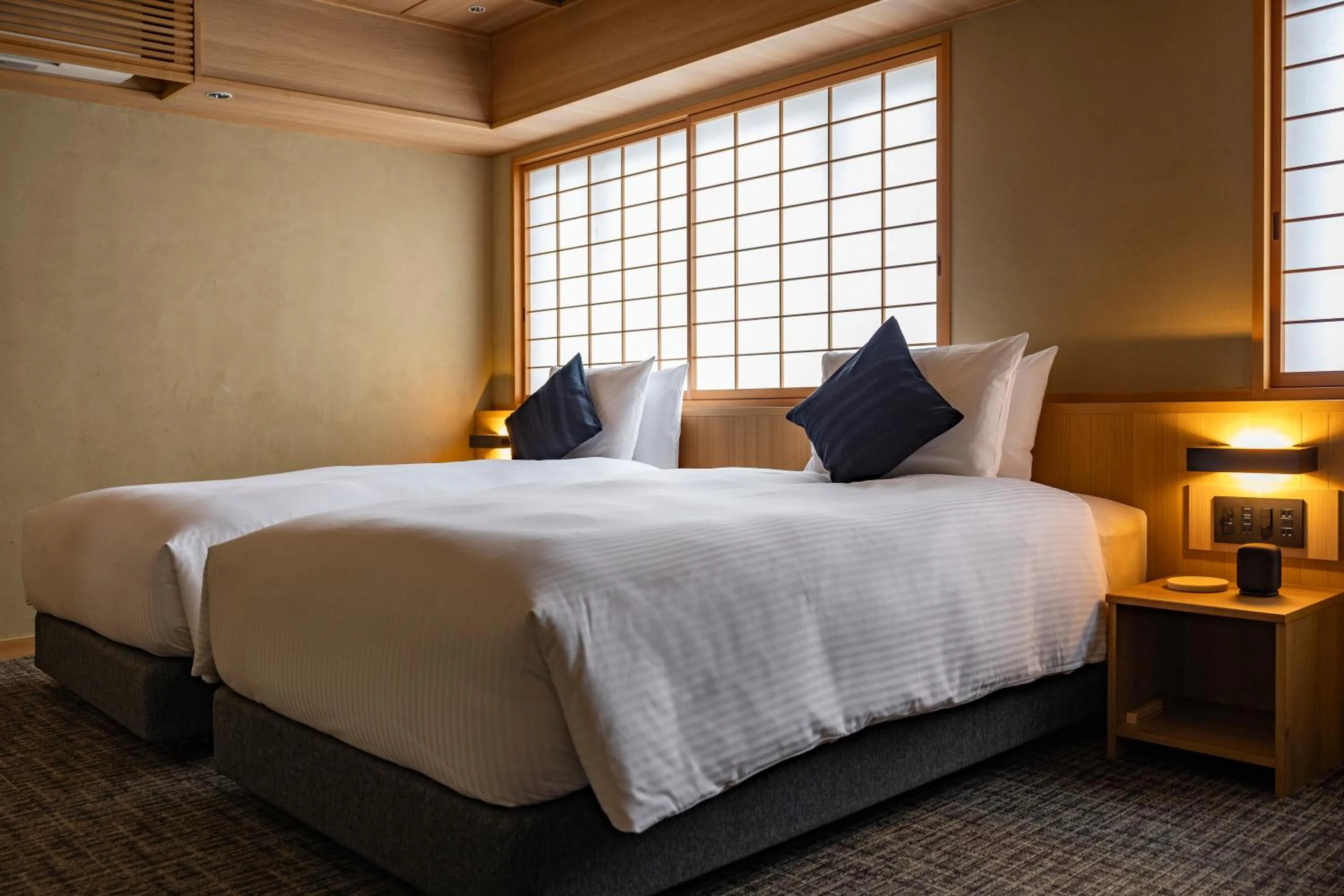 Photo of the whole room, Bed in yugen kyoto shijo