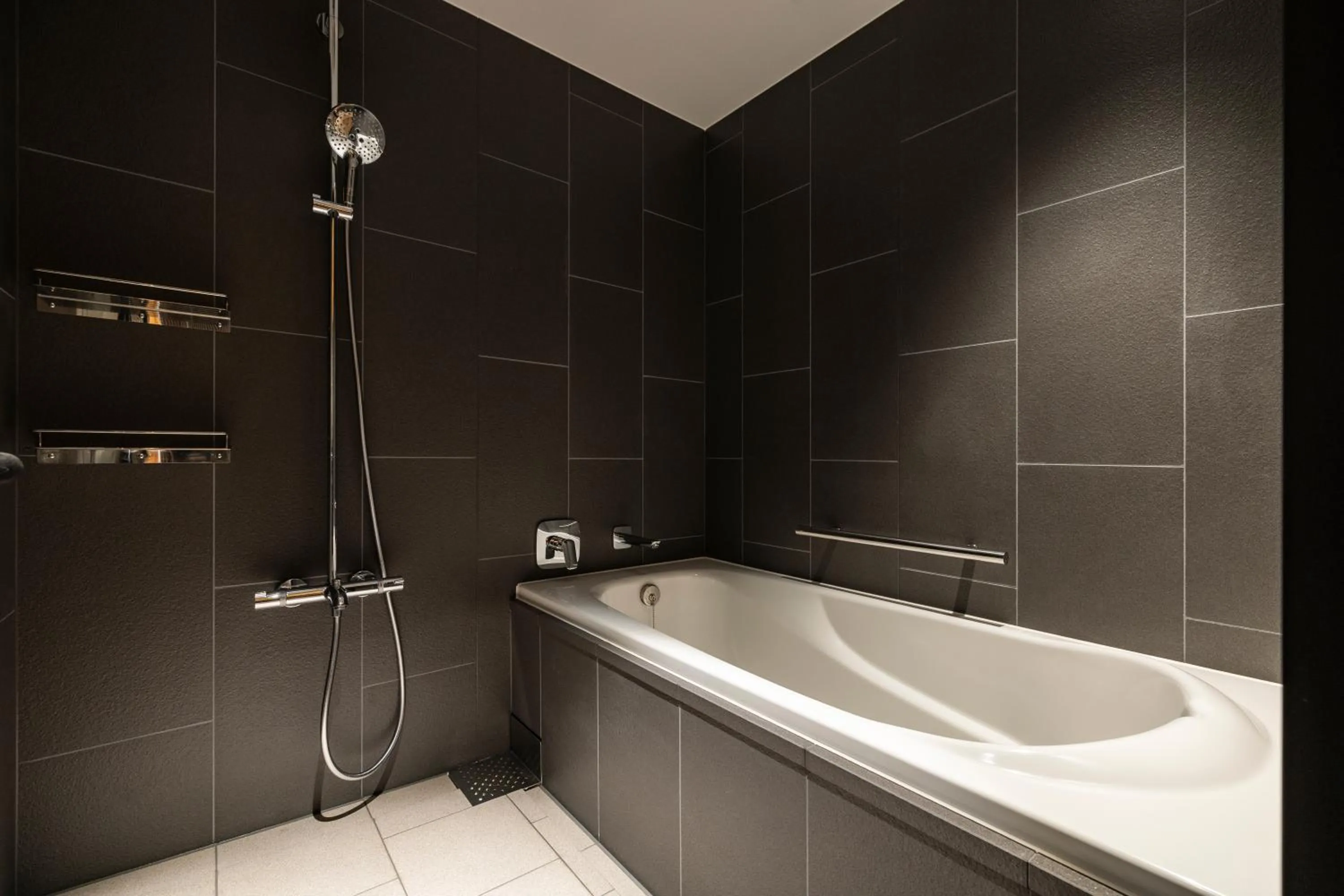 Shower in yugen kyoto shijo