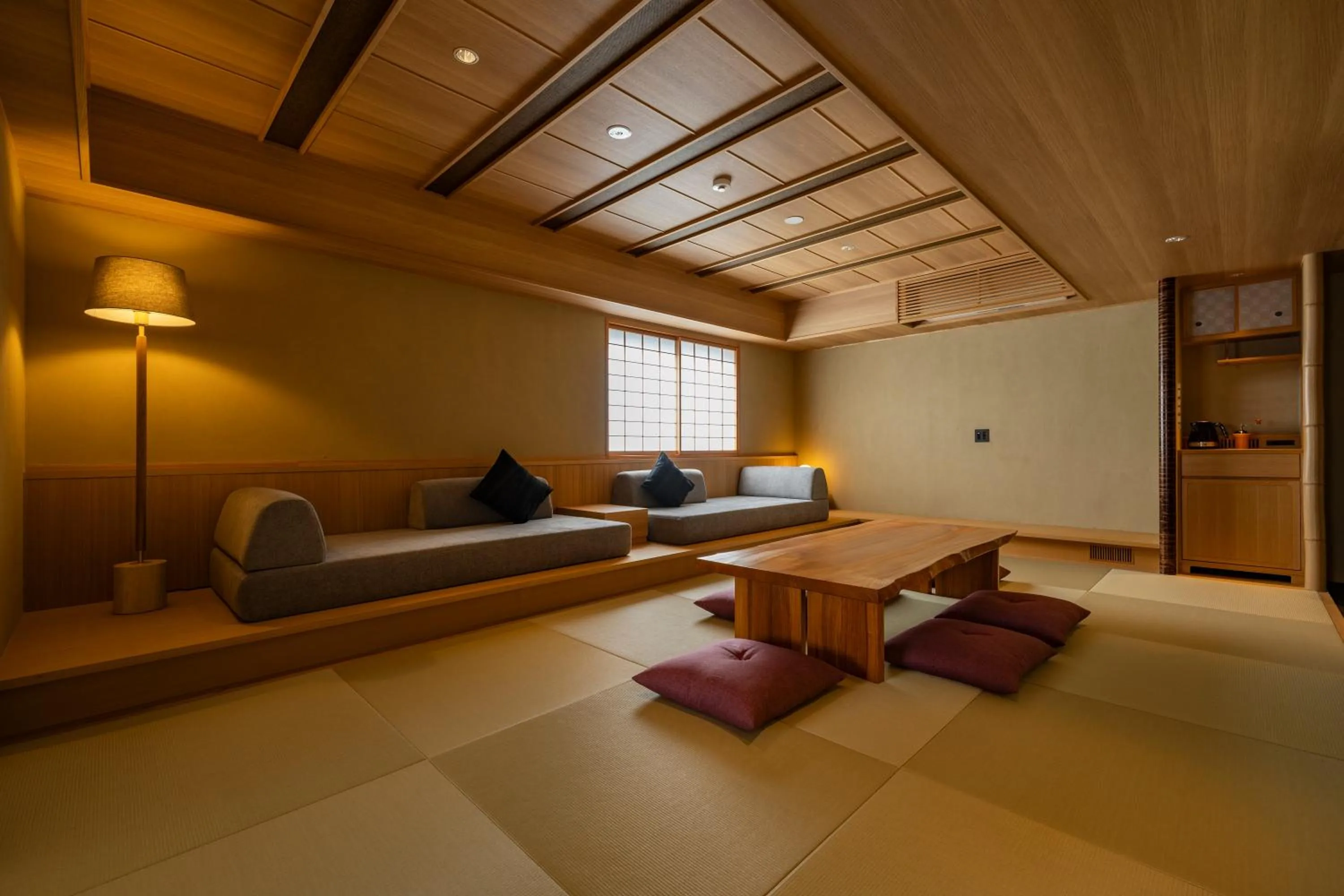 Photo of the whole room in yugen kyoto shijo