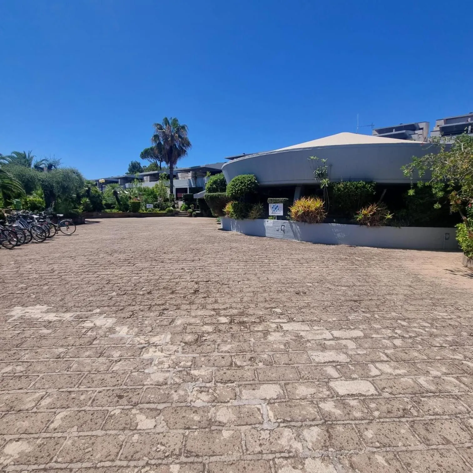 Facade/entrance in Residence Solemaremma