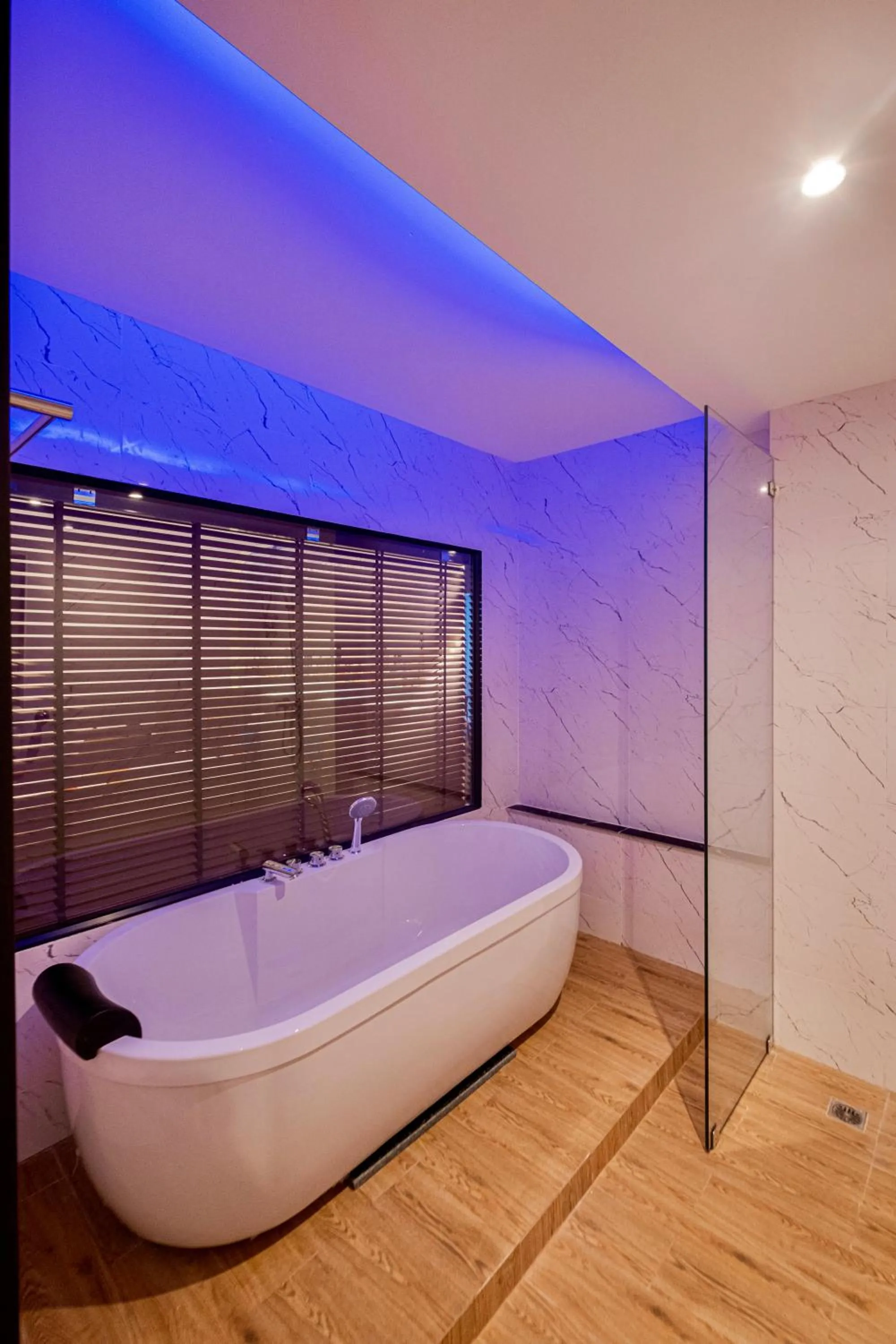 Bath in Metro Hotel Phahonyothin 35