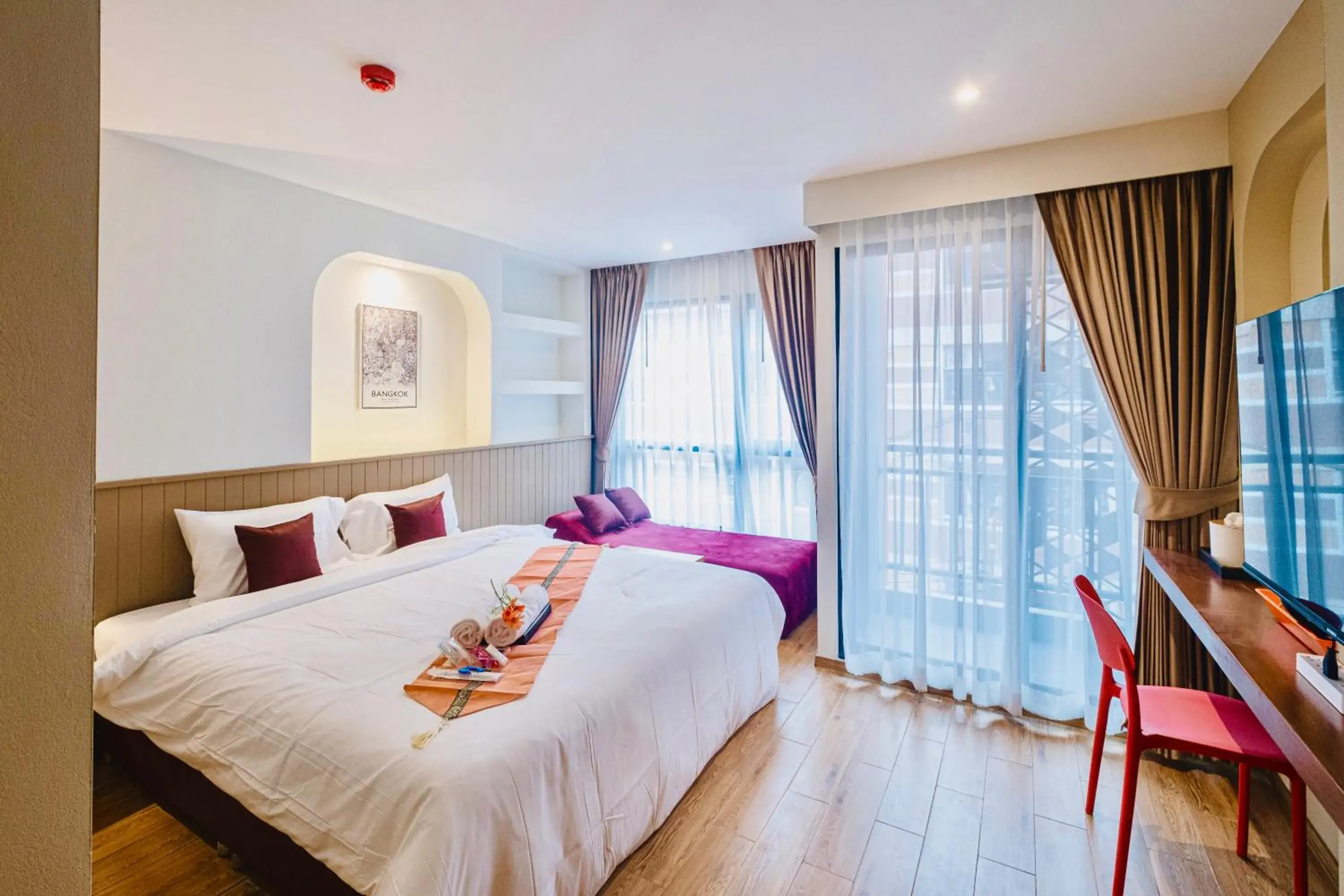 Deluxe King Room in Metro Hotel Phahonyothin 35 Deluxe King Room in Metro Hotel Phahonyothin 35