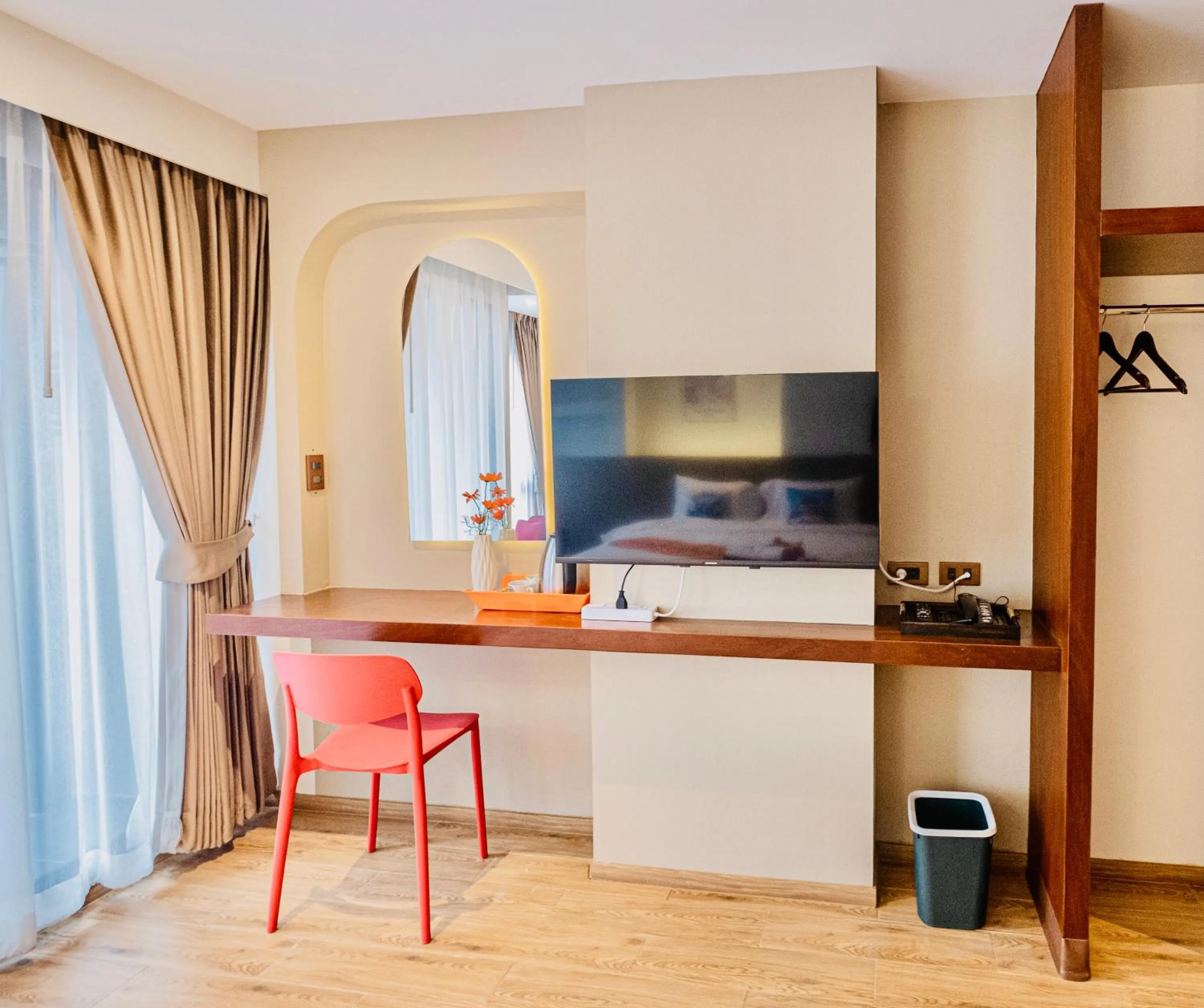 TV and multimedia in Metro Hotel Phahonyothin 35