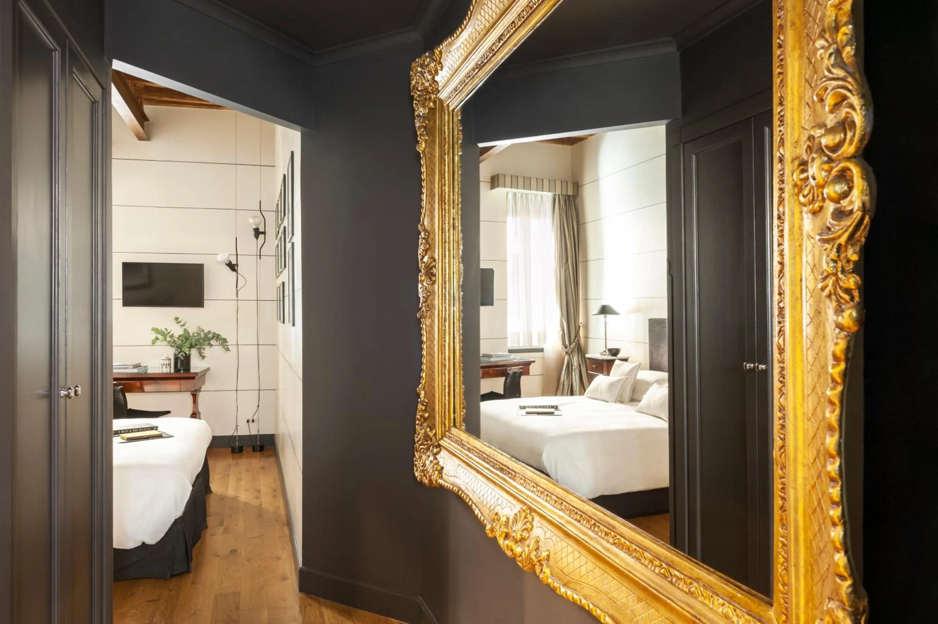 Decorative detail, Bed in Crossing Condotti