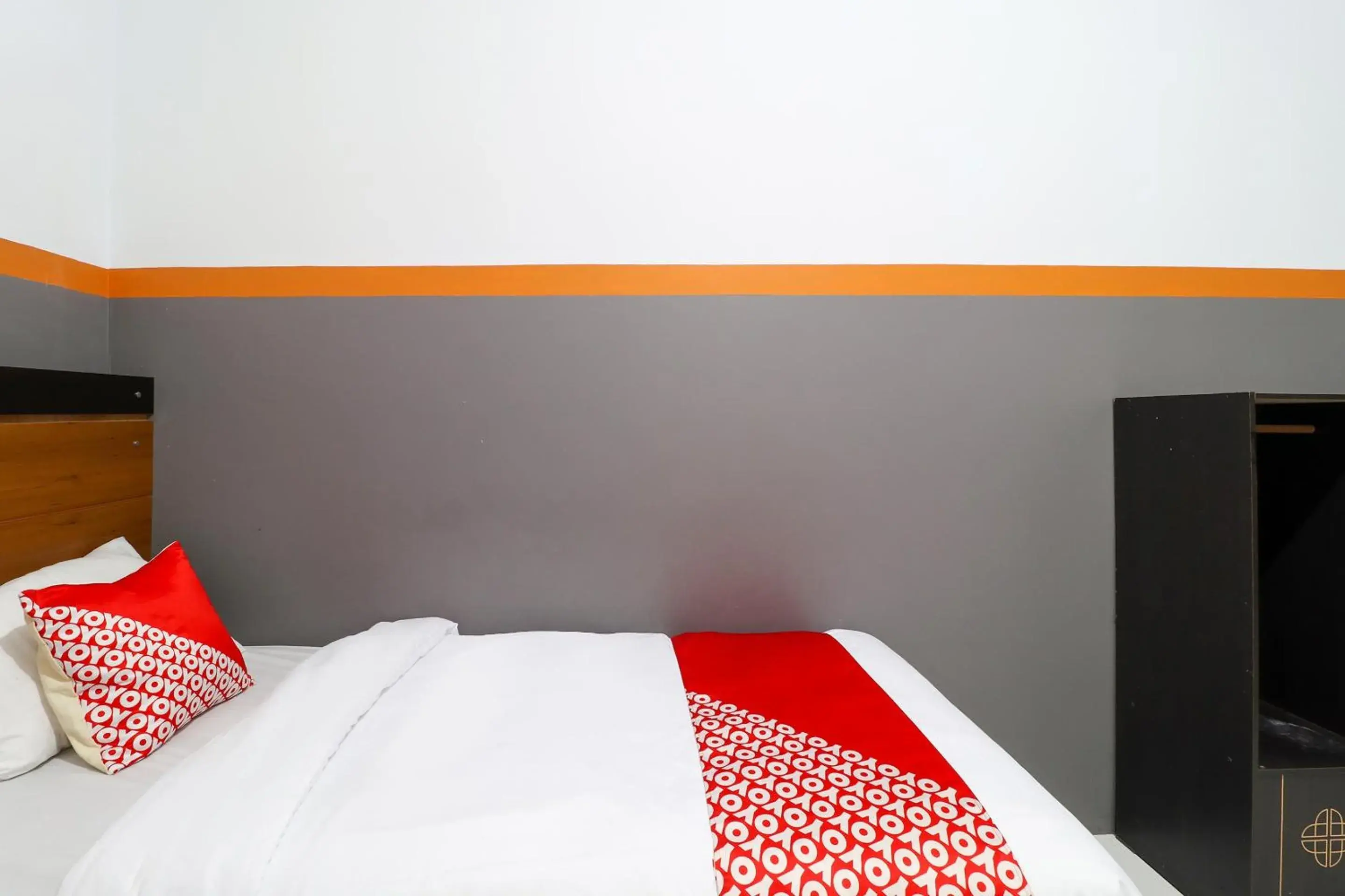 Standard Twin Room in Hotel O Garut near Alun-Alun Tarogong formerly Wisma Etiga Standard Twin Room in Hotel O Garut near Alun-Alun Tarogong formerly Wisma Etiga