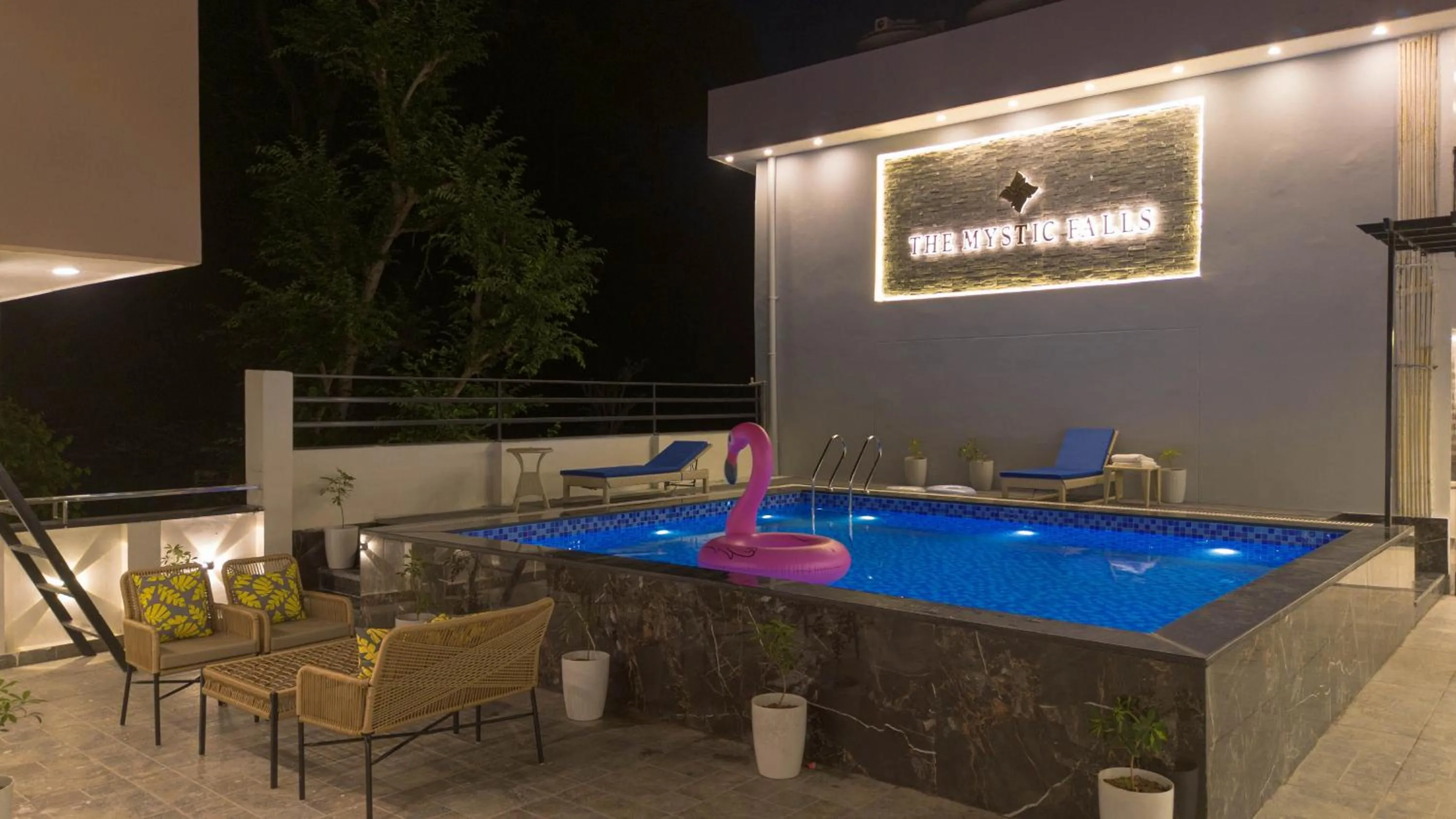 Swimming pool in Premium Mystic Falls near Secret Waterfall