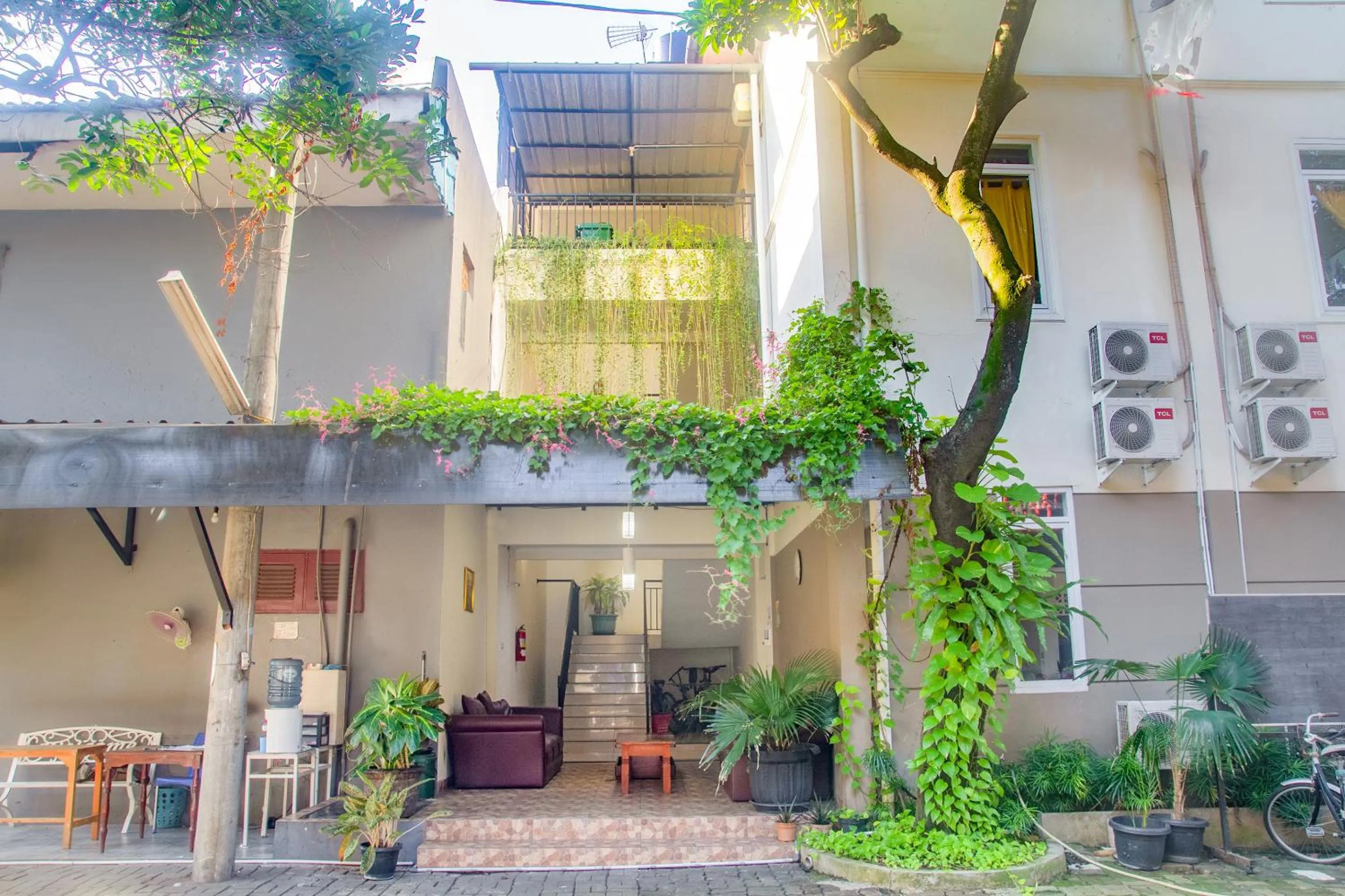 Facade/entrance in Hotel O Jakarta near One Belpark Mall formerly Wisma Minongga