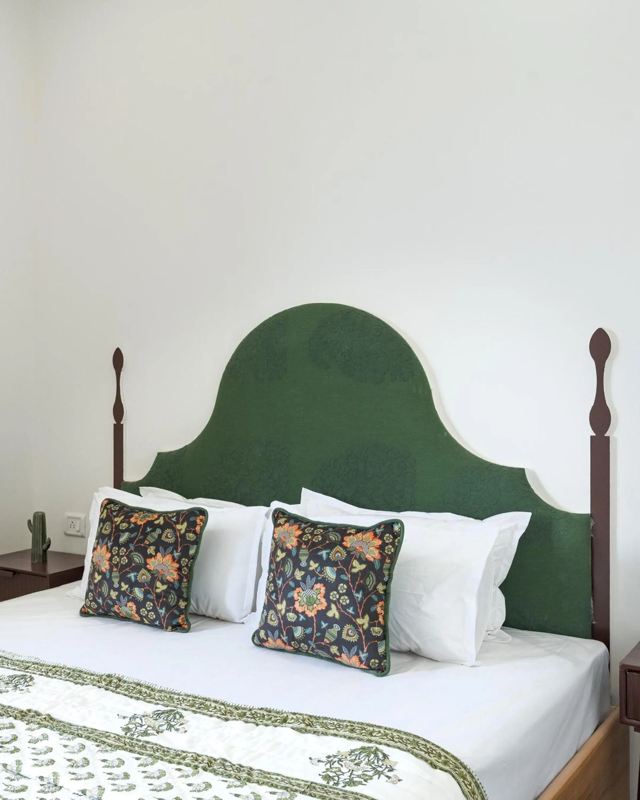 Bed in Thamosa Stays