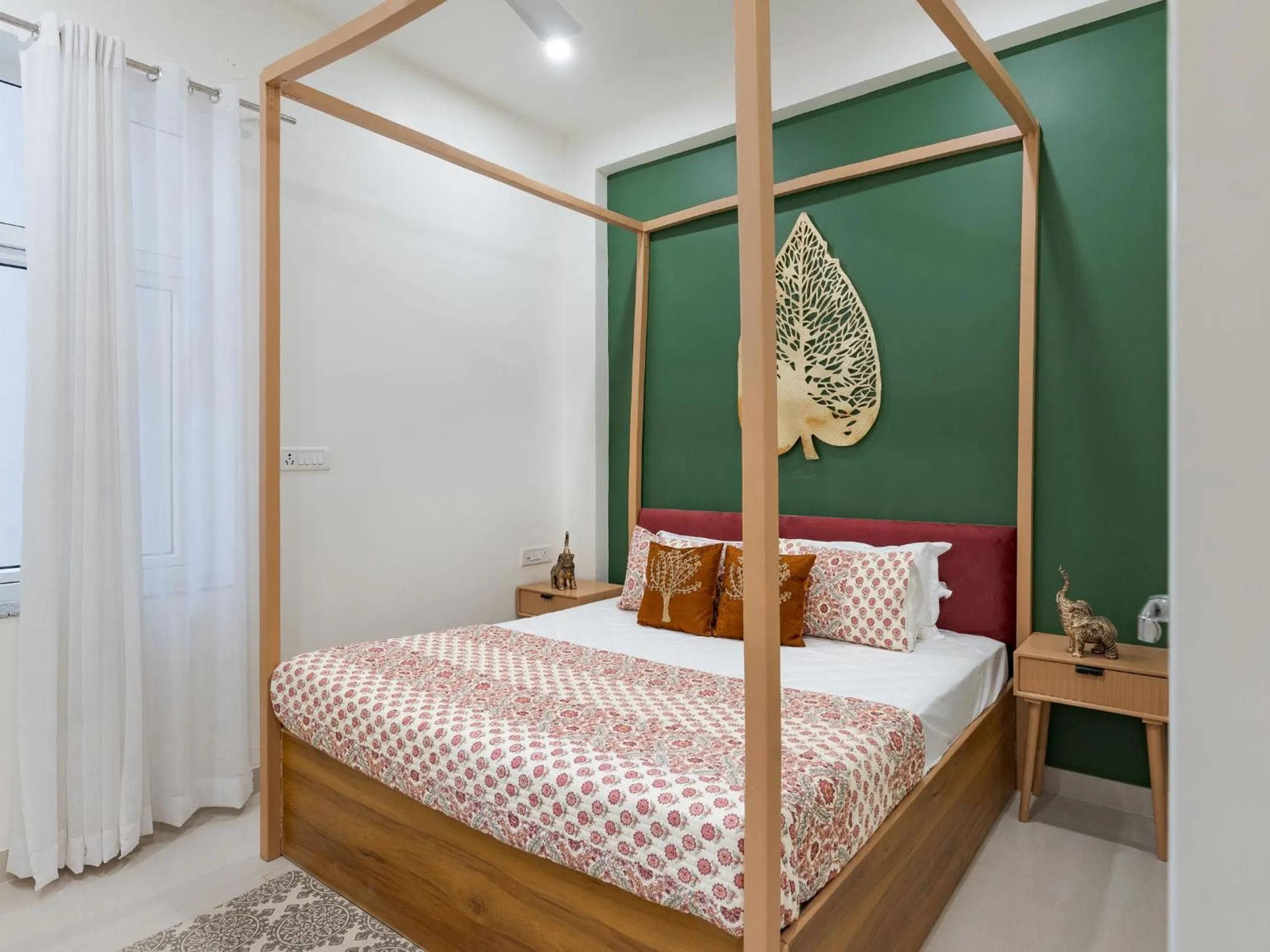 Bed in Thamosa Stays