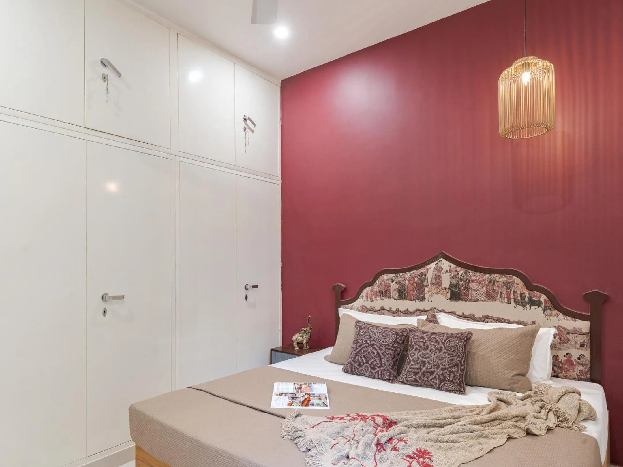 Bed in Thamosa Stays