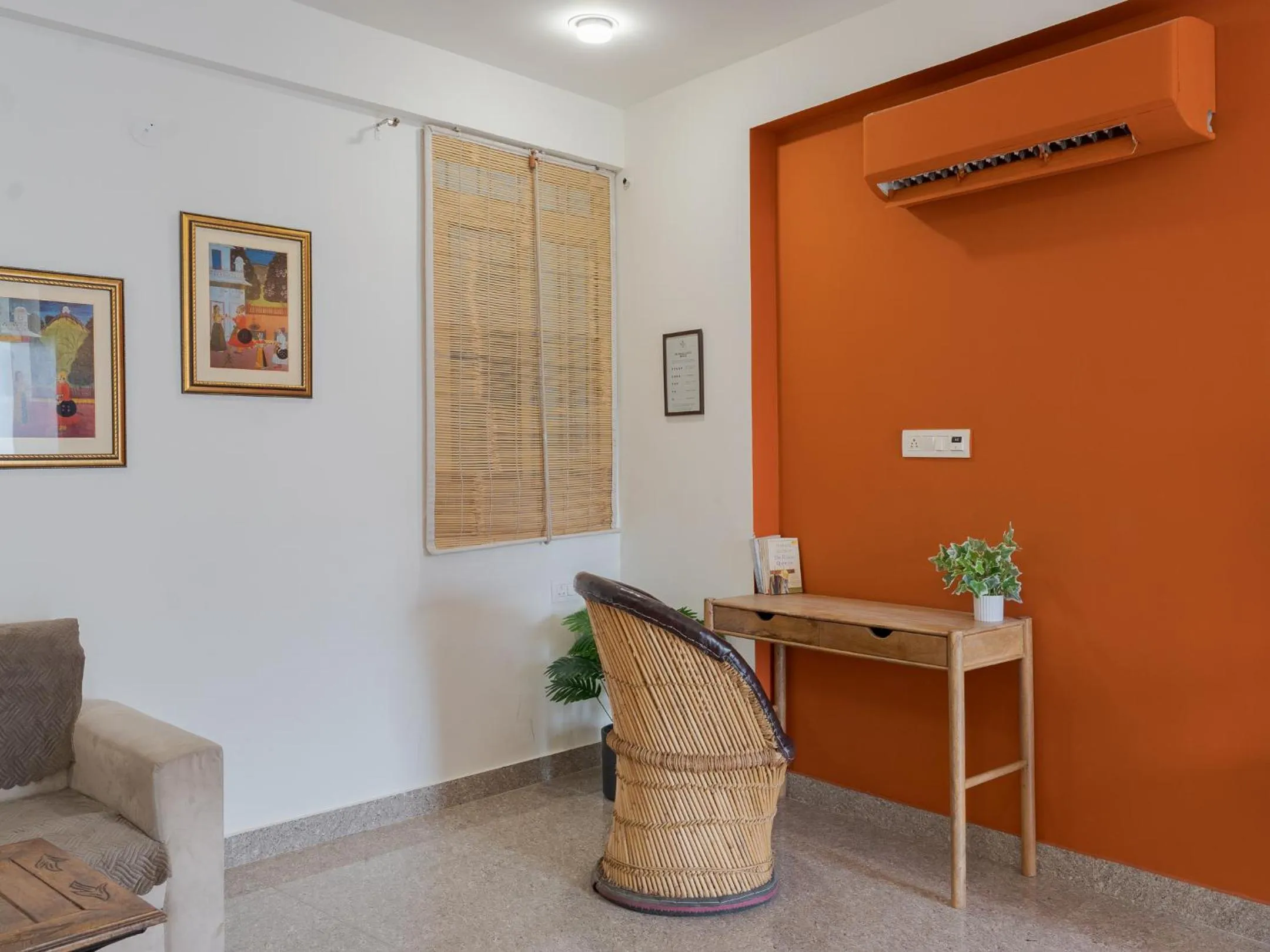 Seating area in Thamosa Stays