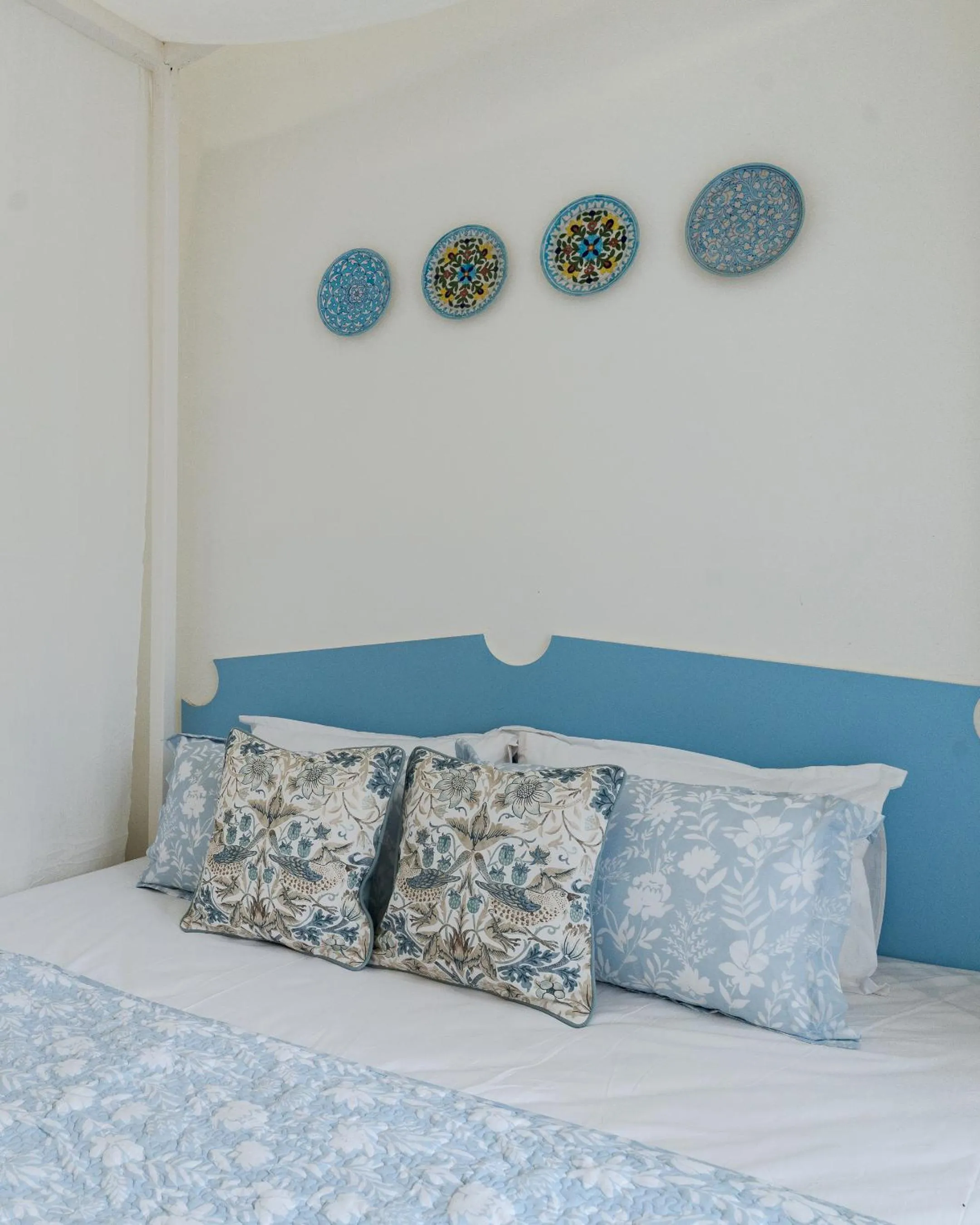 Bedroom, Bed in Thamosa Stays