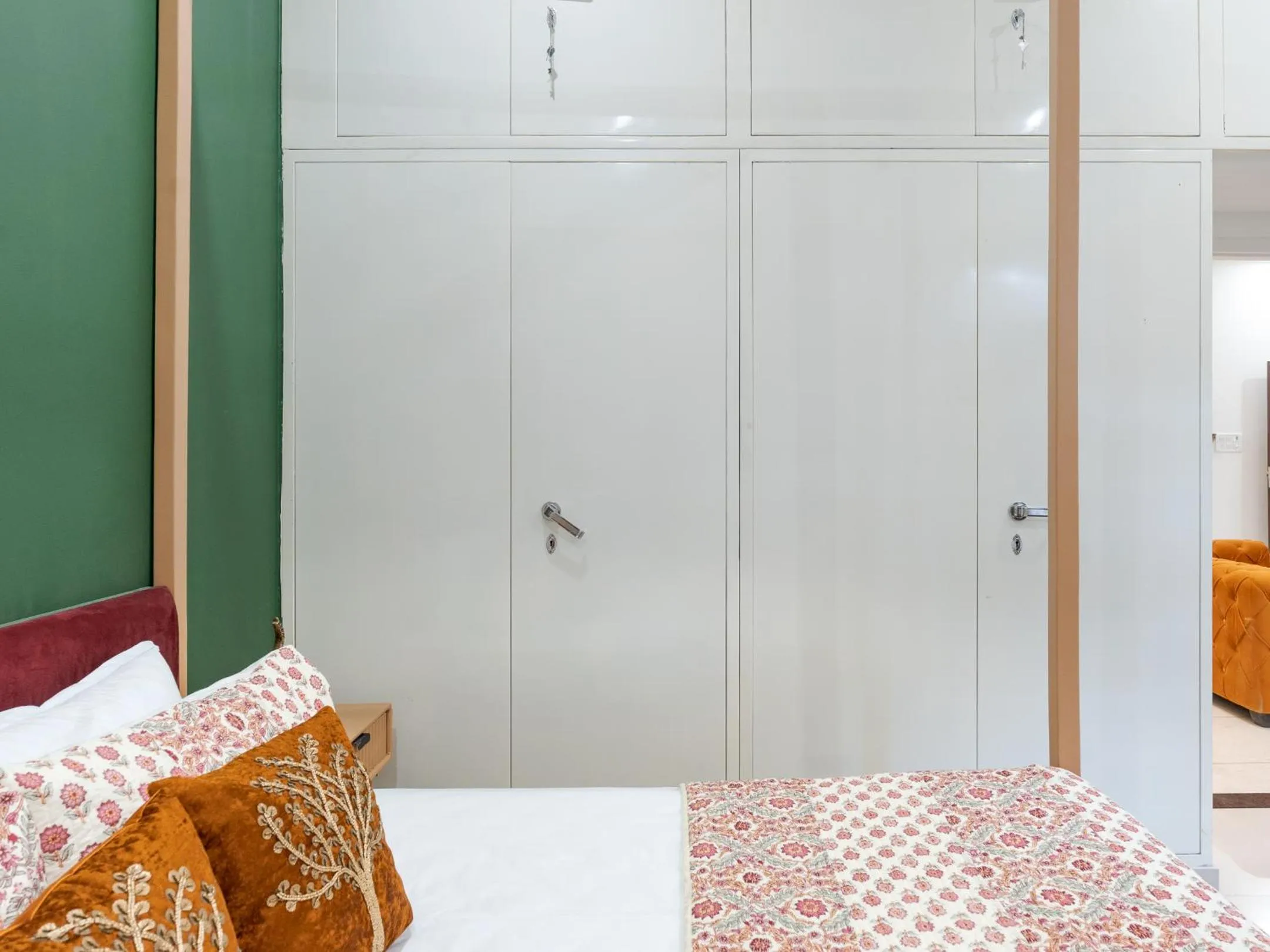 Bed in Thamosa Stays