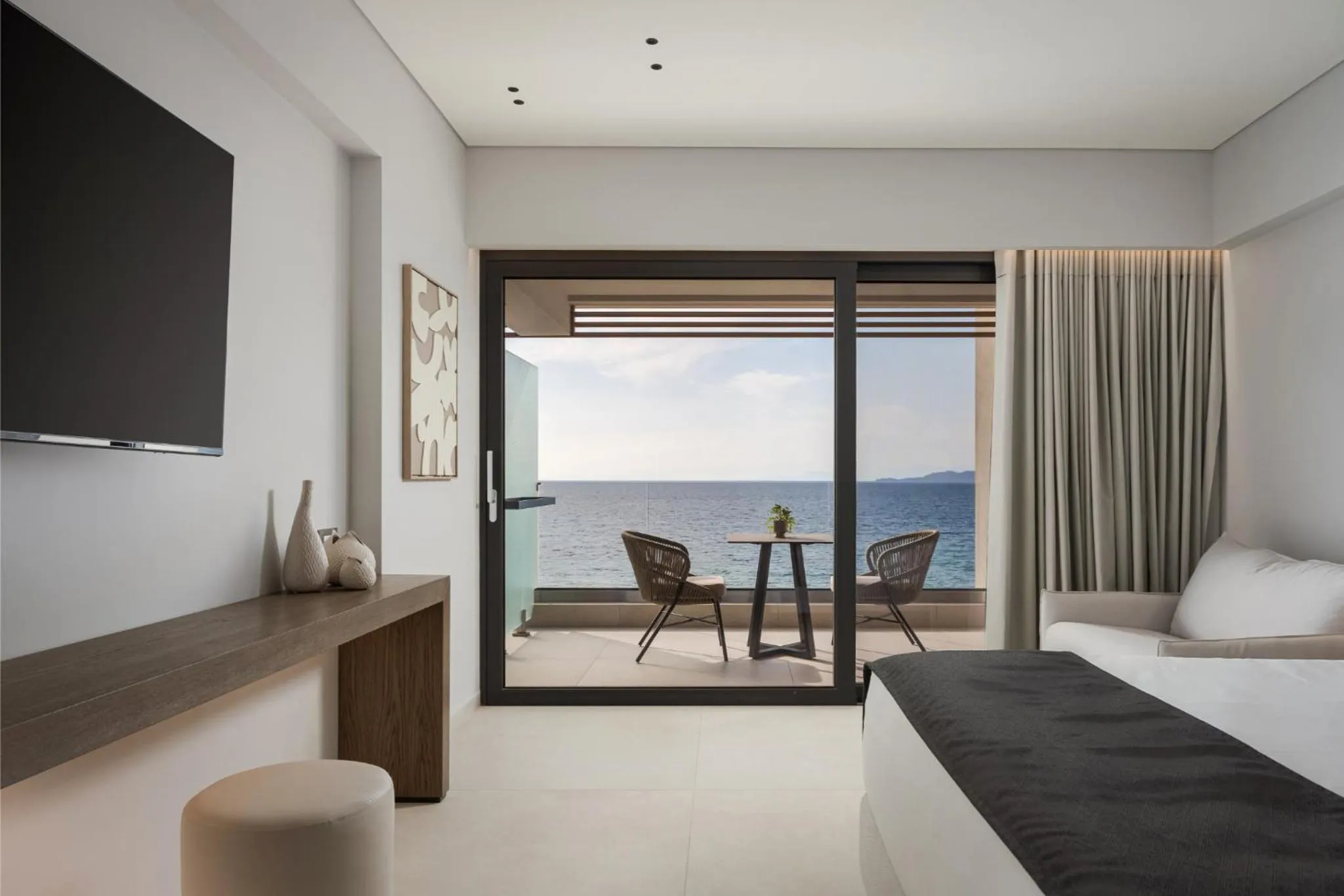 TV and multimedia, Bed in Avant Blue Boutique Hotel