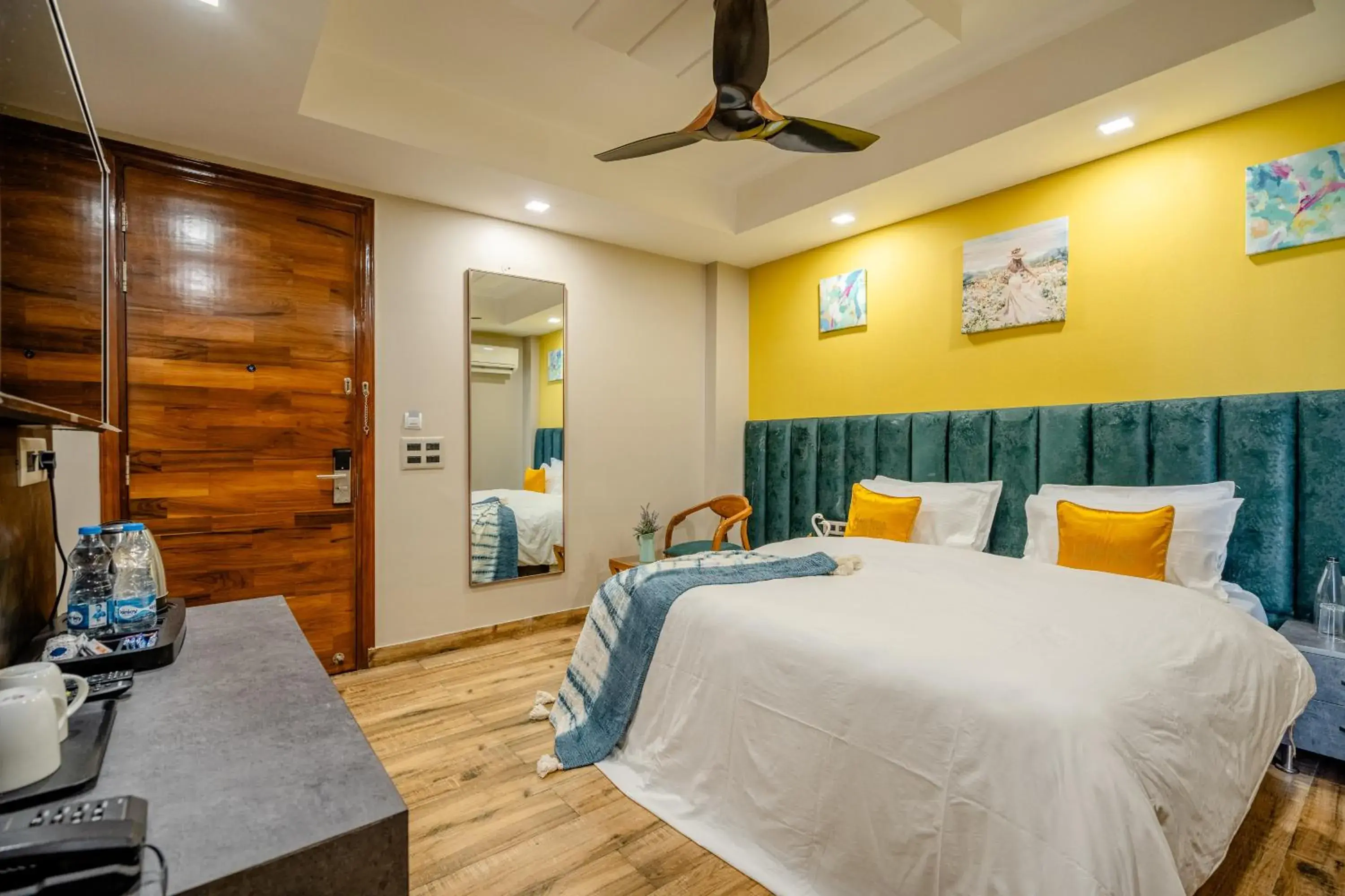 Deluxe Double Room in Lime Tree Hotel - Near Medanta Hospital Deluxe Double Room in Lime Tree Hotel - Near Medanta Hospital