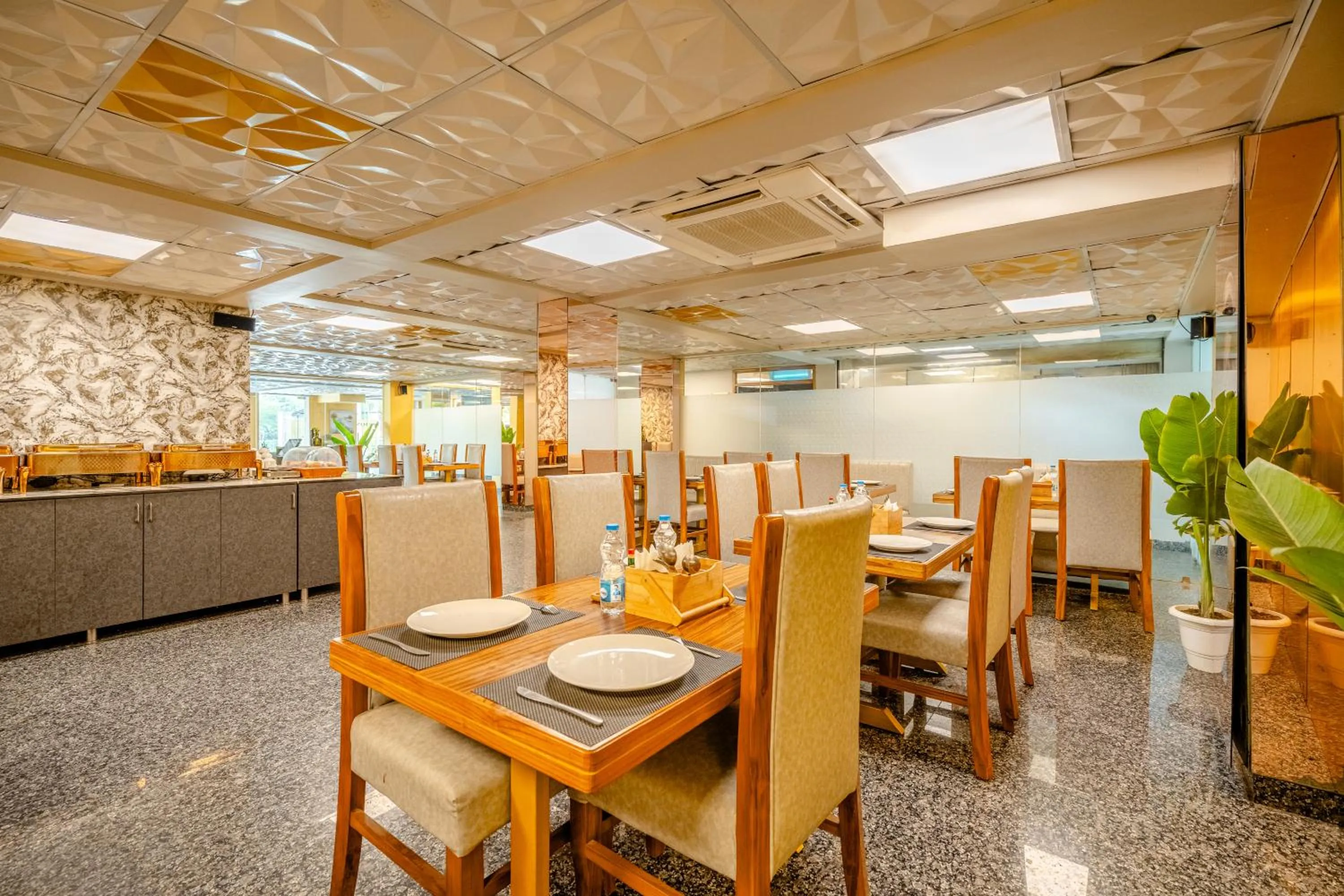 Restaurant/places to eat in Lime Tree Hotel - Near Medanta Hospital