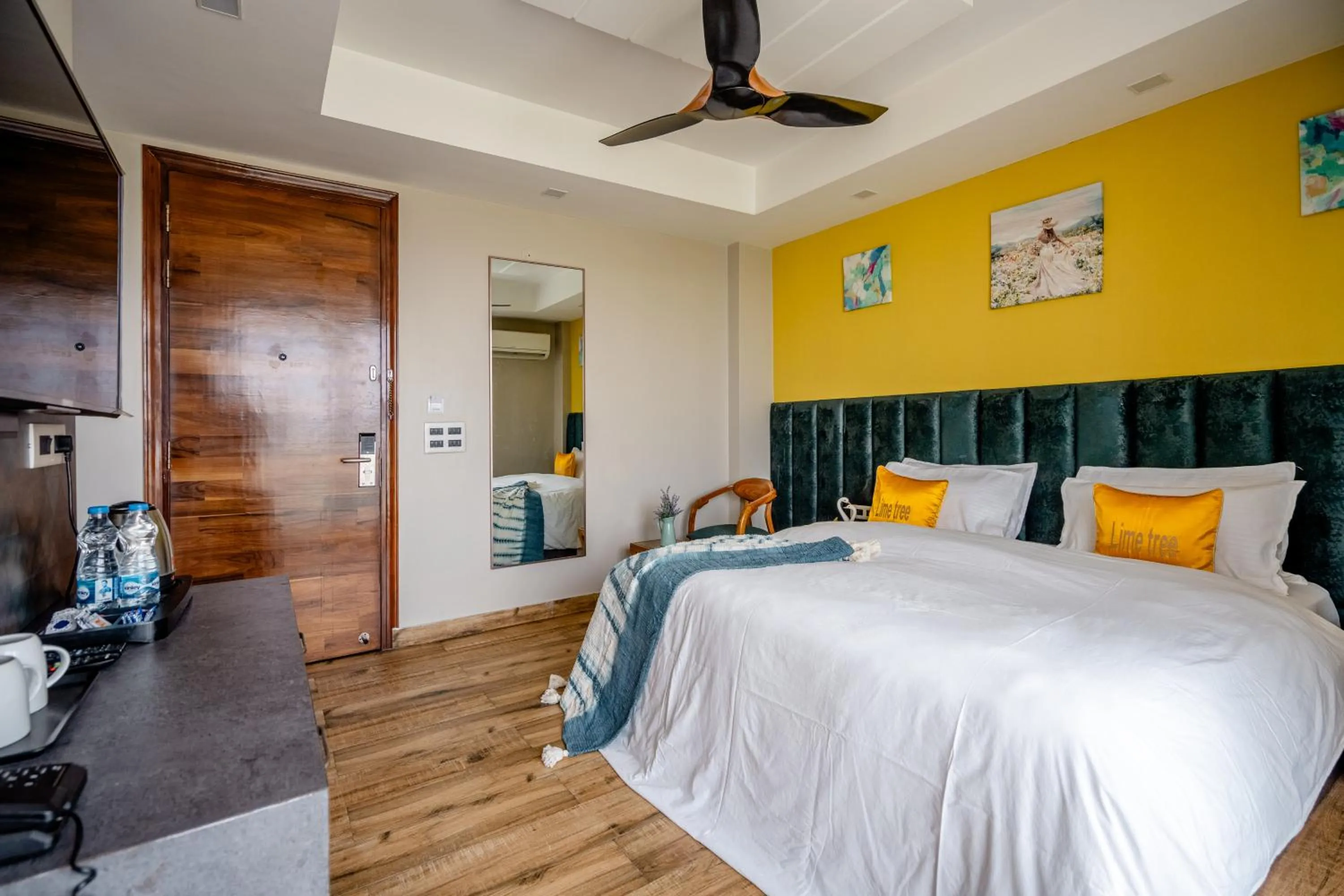 Bed in Lime Tree Hotel - Near Medanta Hospital