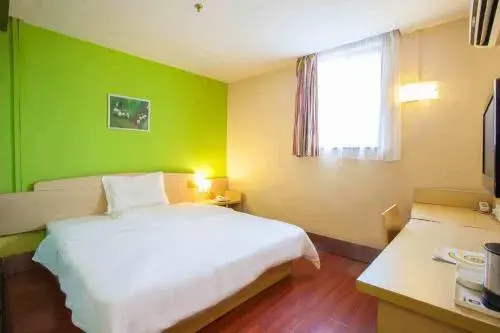 7Days Inn Shenzhen Guomao Metro Station 7Days Inn Shenzhen Guomao Metro Station