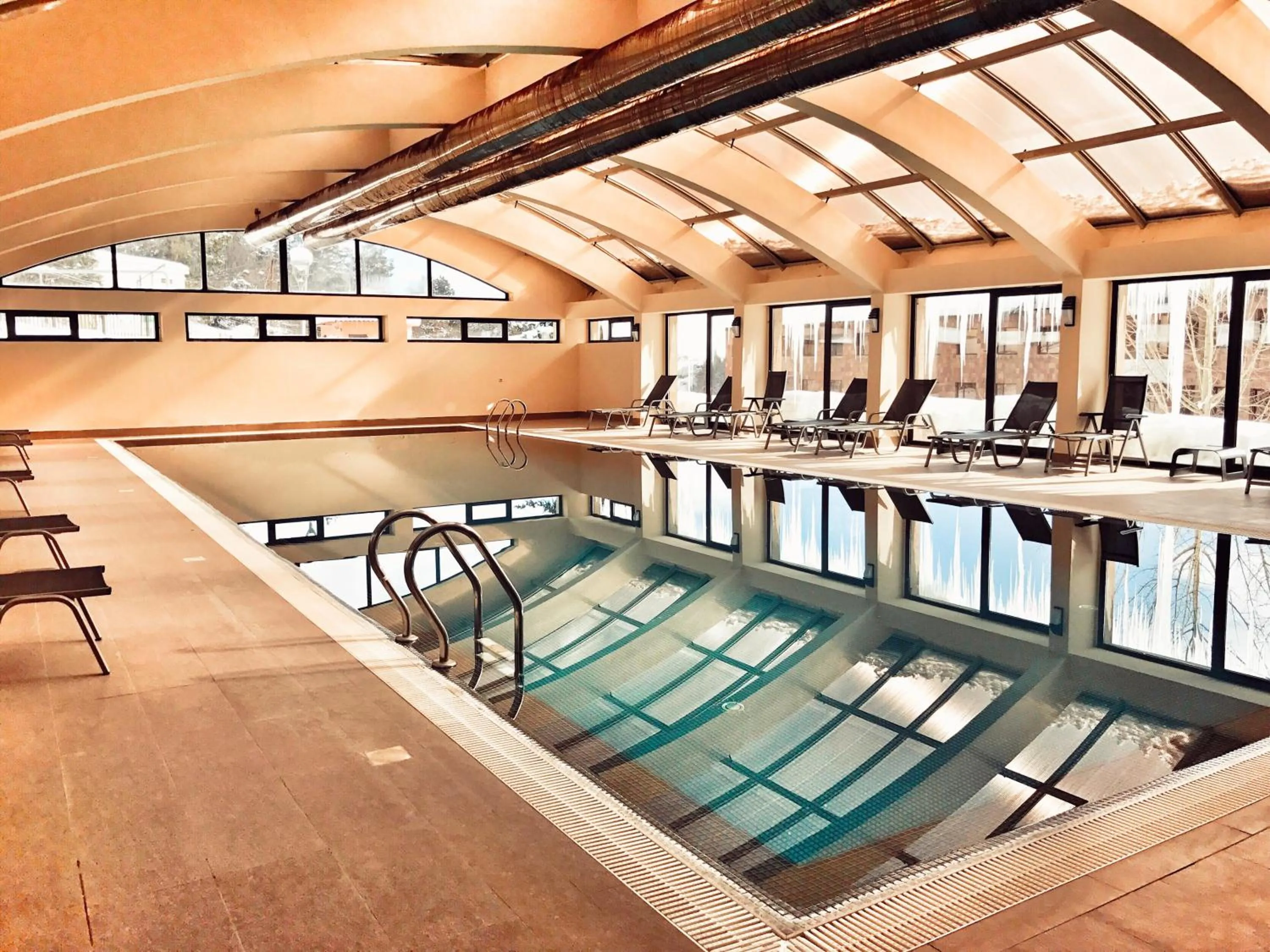 Swimming pool in Teghenis Resort