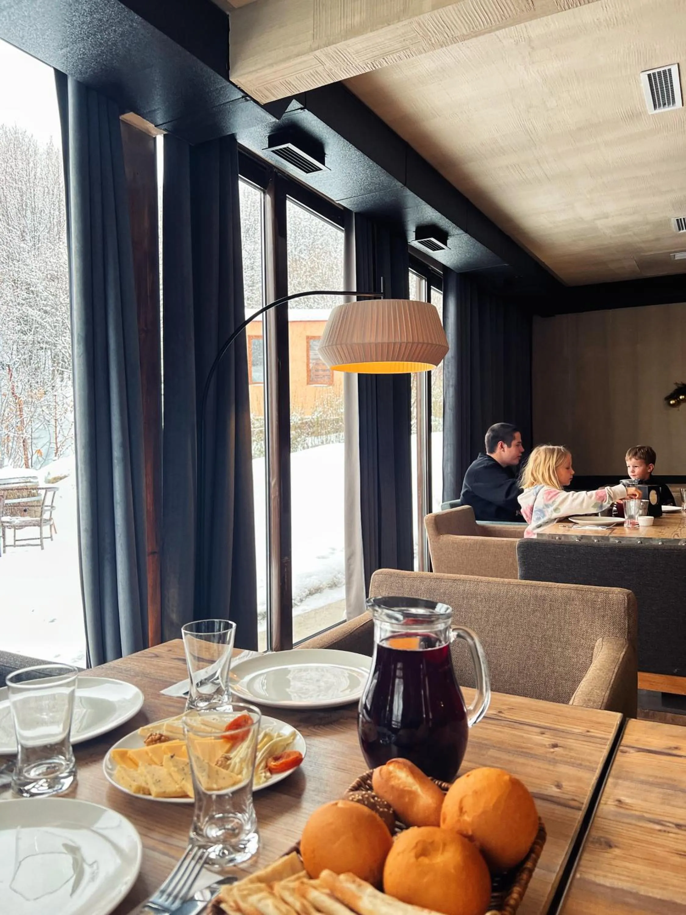 Restaurant/places to eat in Teghenis Resort