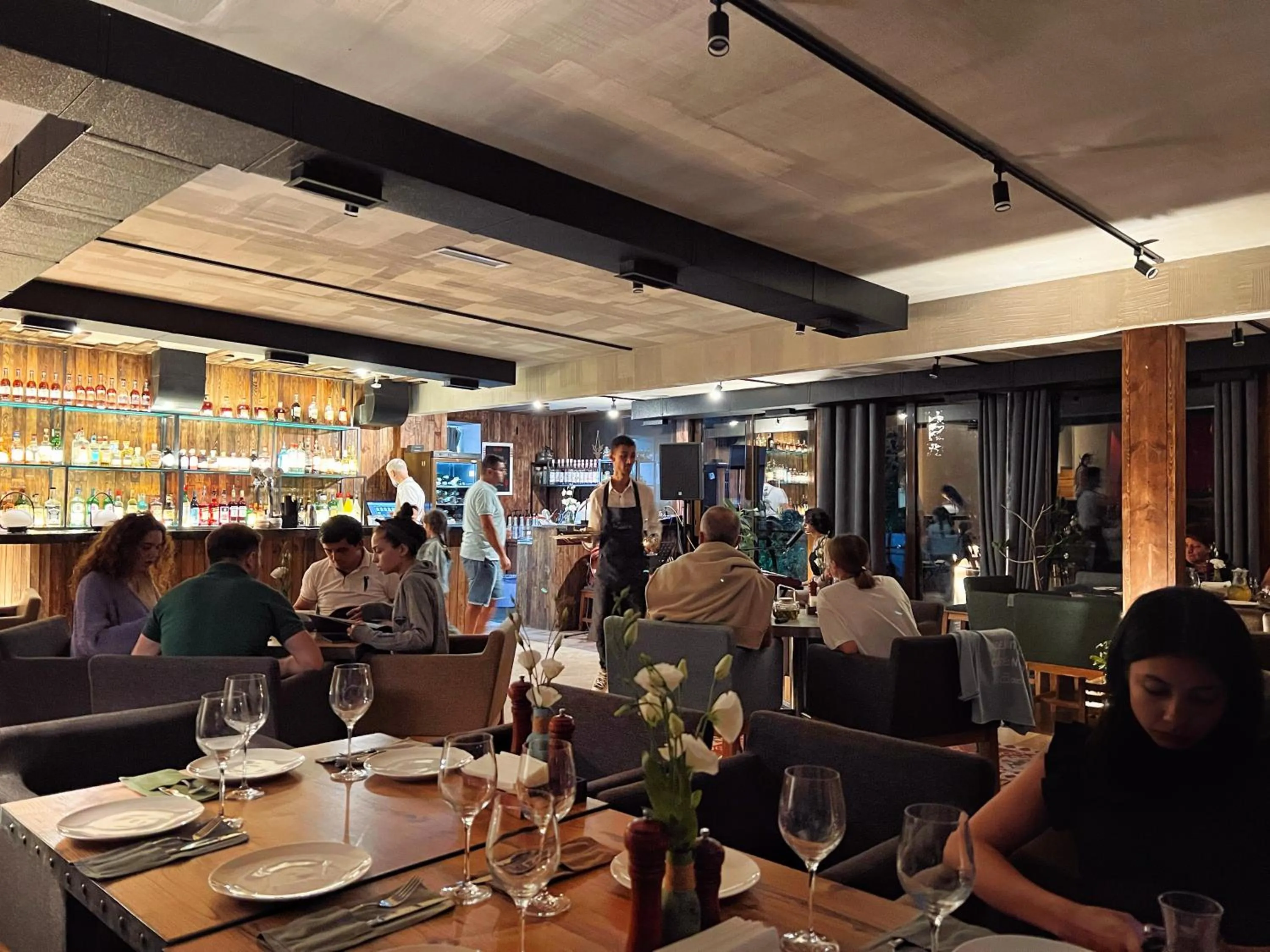 Restaurant/places to eat in Teghenis Resort