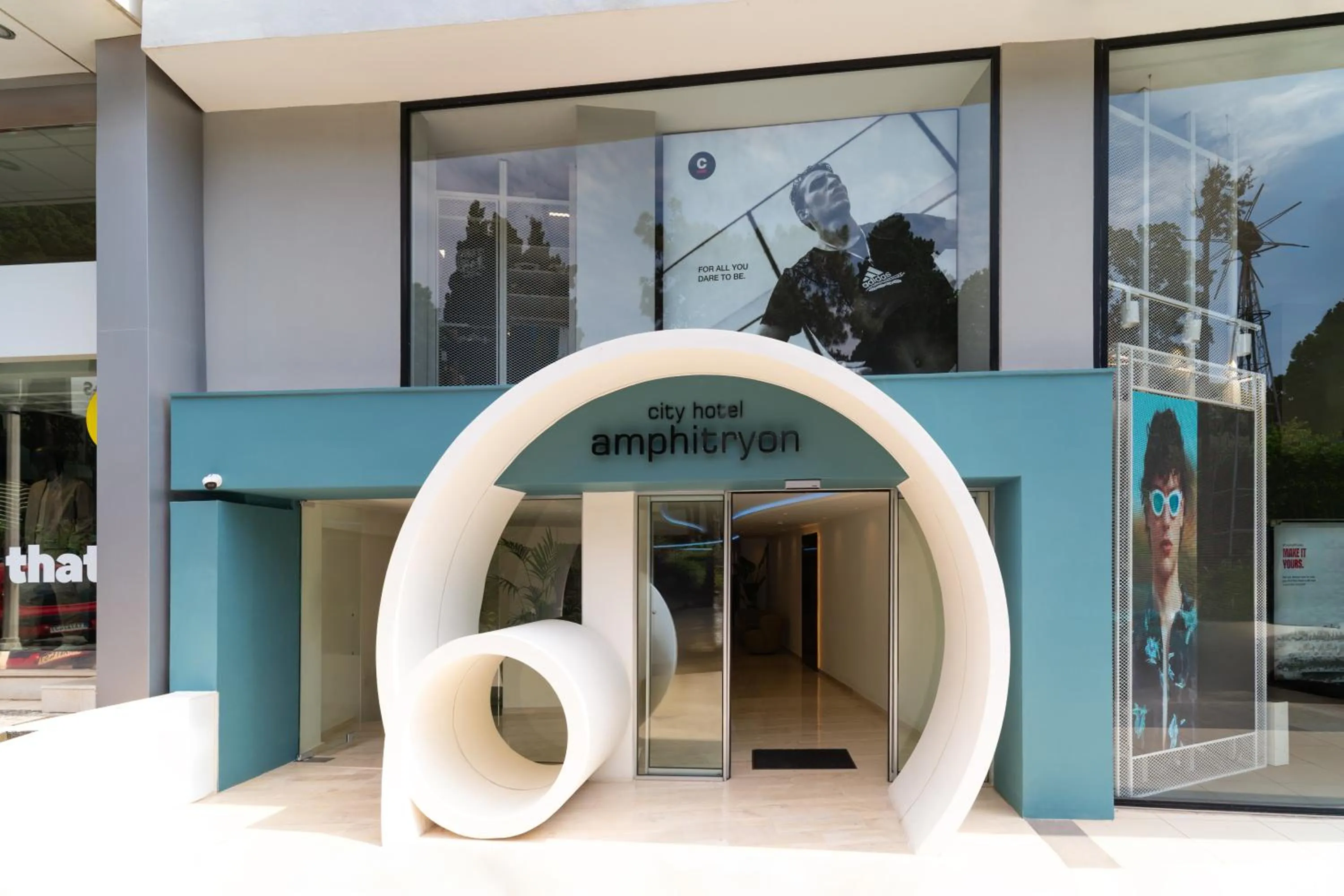 Property building in Amphitryon City Hotel