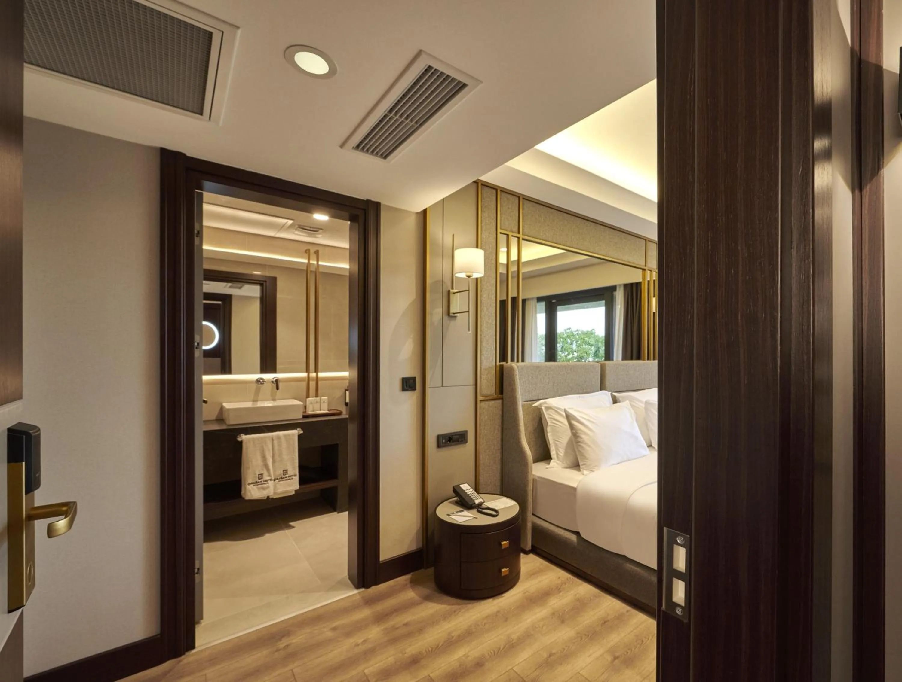 Bedroom, Bed in Çırağan Hotel Bosphorus