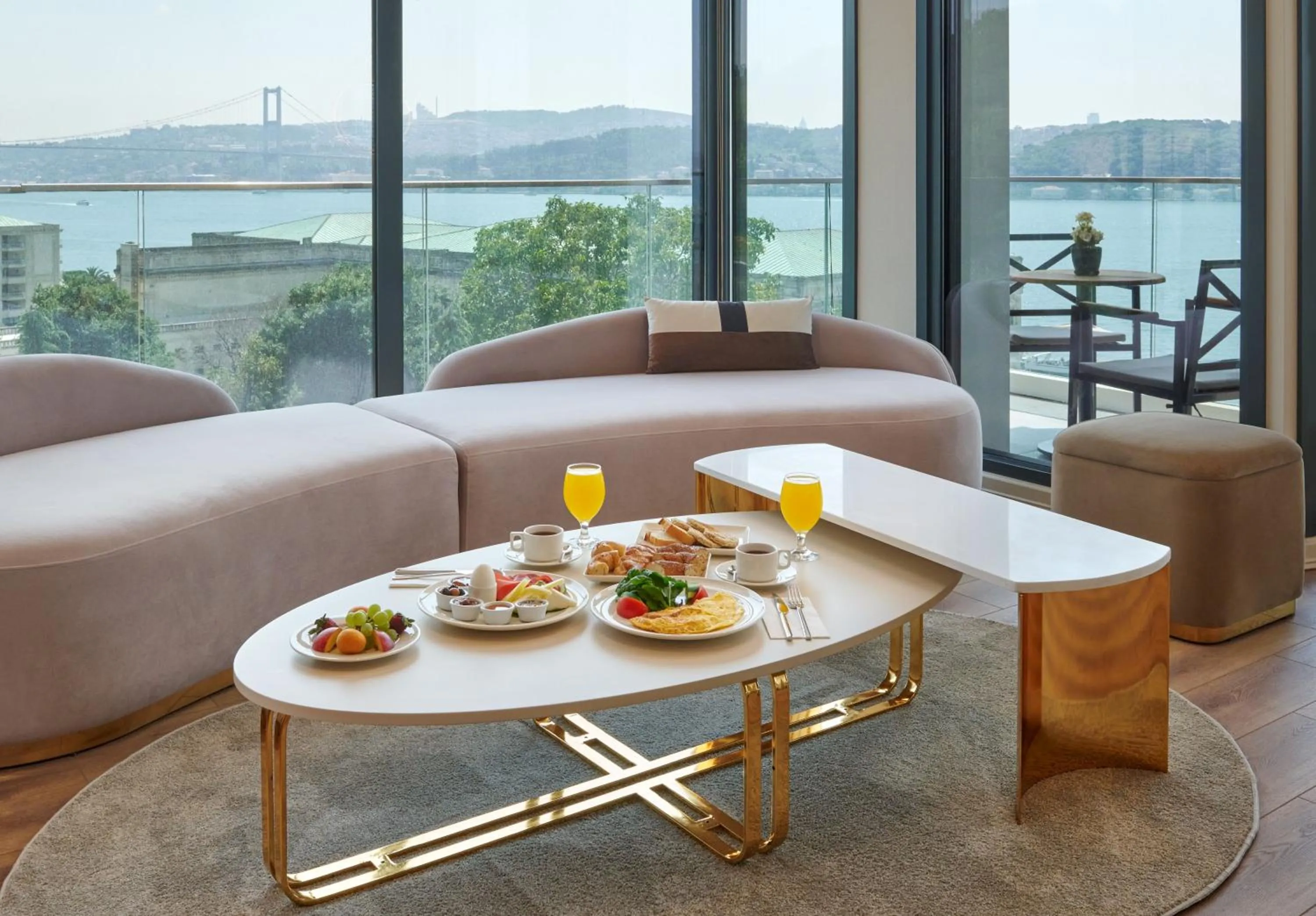 Breakfast in Çırağan Hotel Bosphorus