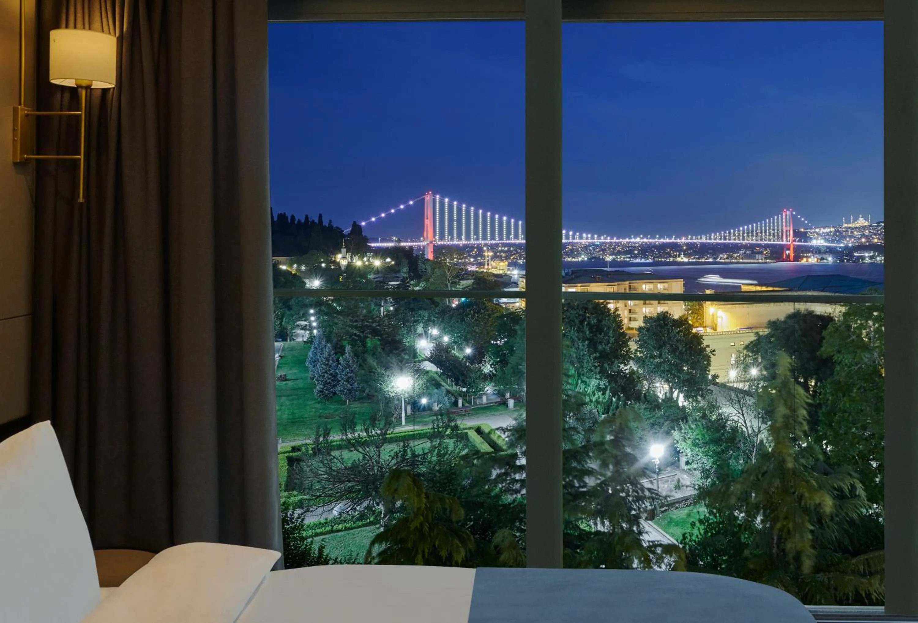 View (from property/room), Bed in Çırağan Hotel Bosphorus