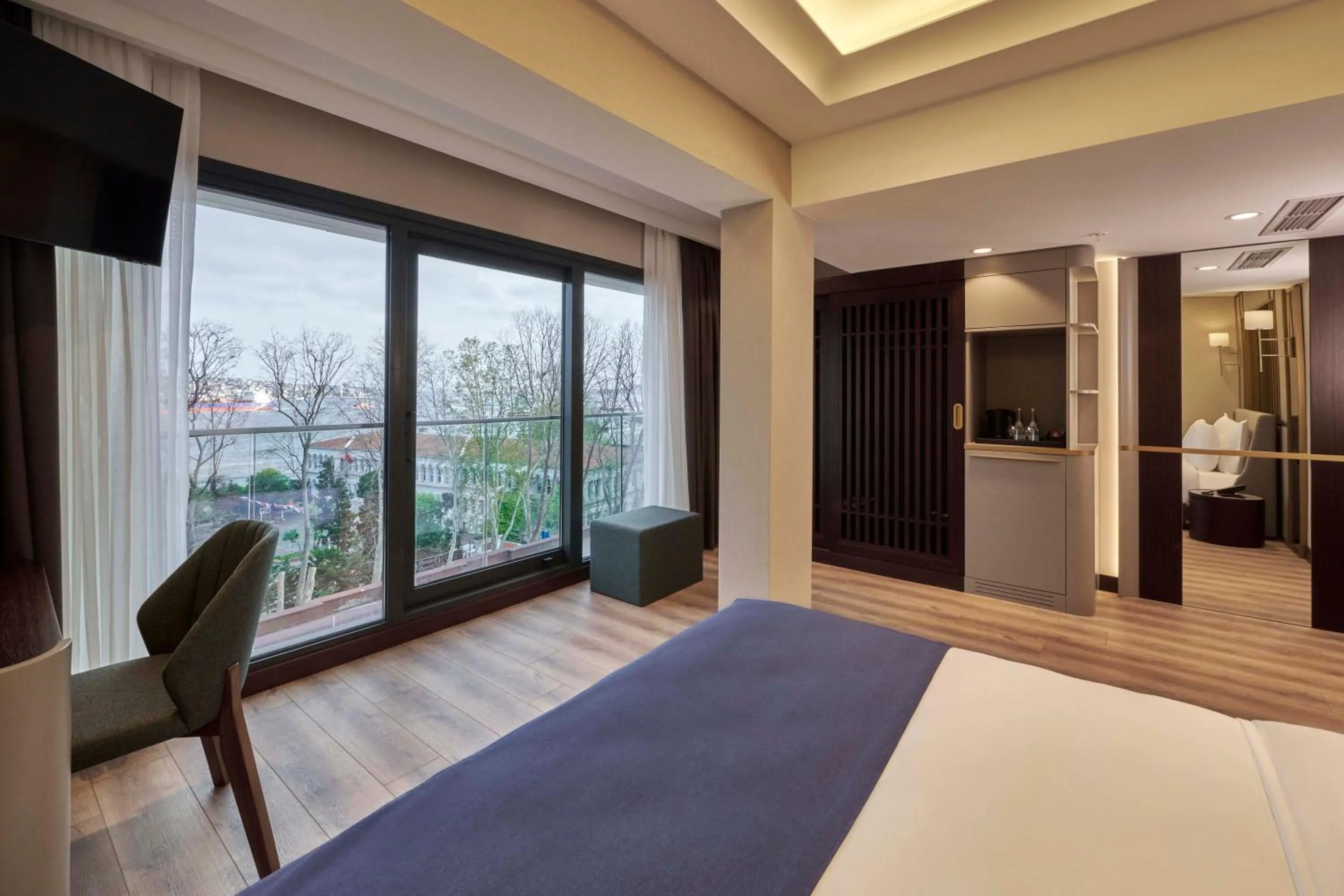 Bed in Çırağan Hotel Bosphorus