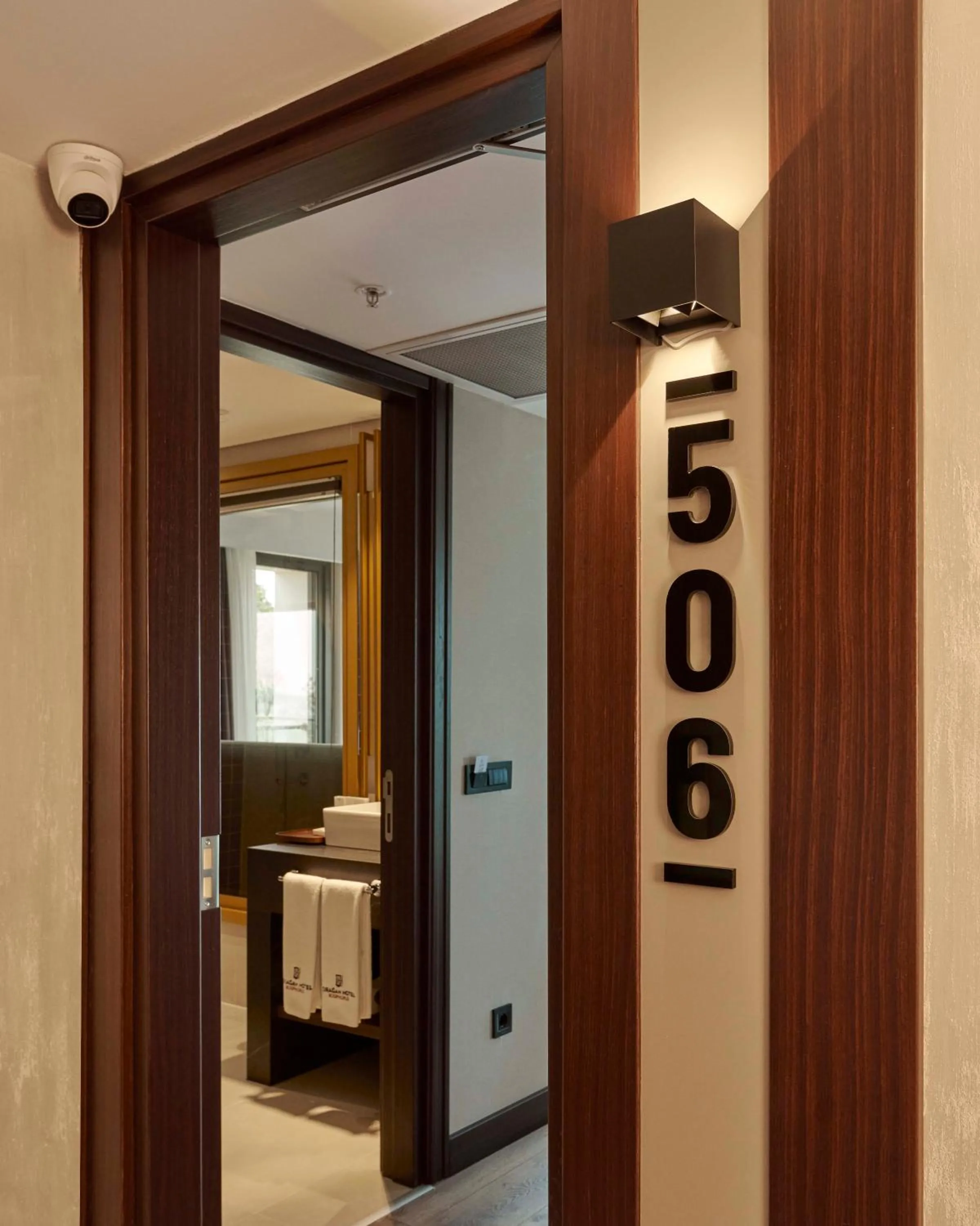 Photo of the whole room, Bed in Çırağan Hotel Bosphorus