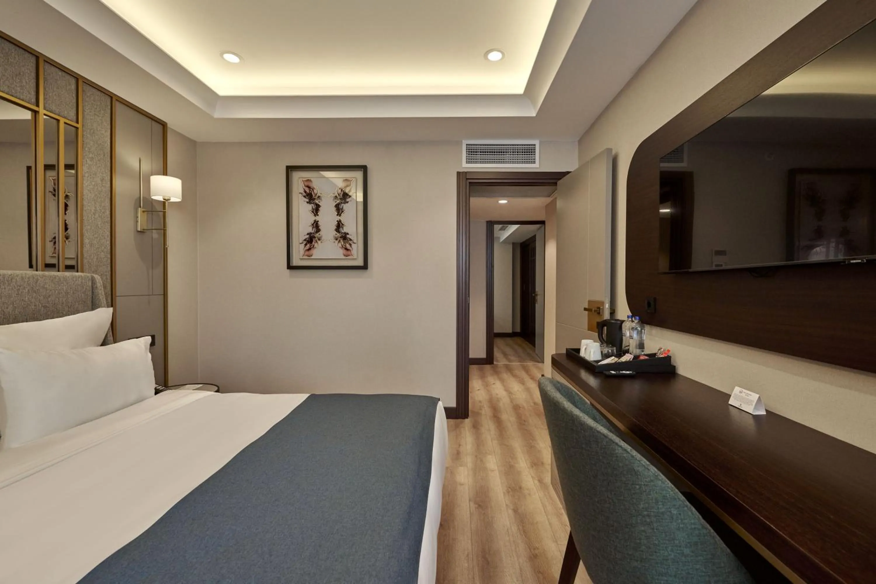 Photo of the whole room, Bed in Çırağan Hotel Bosphorus