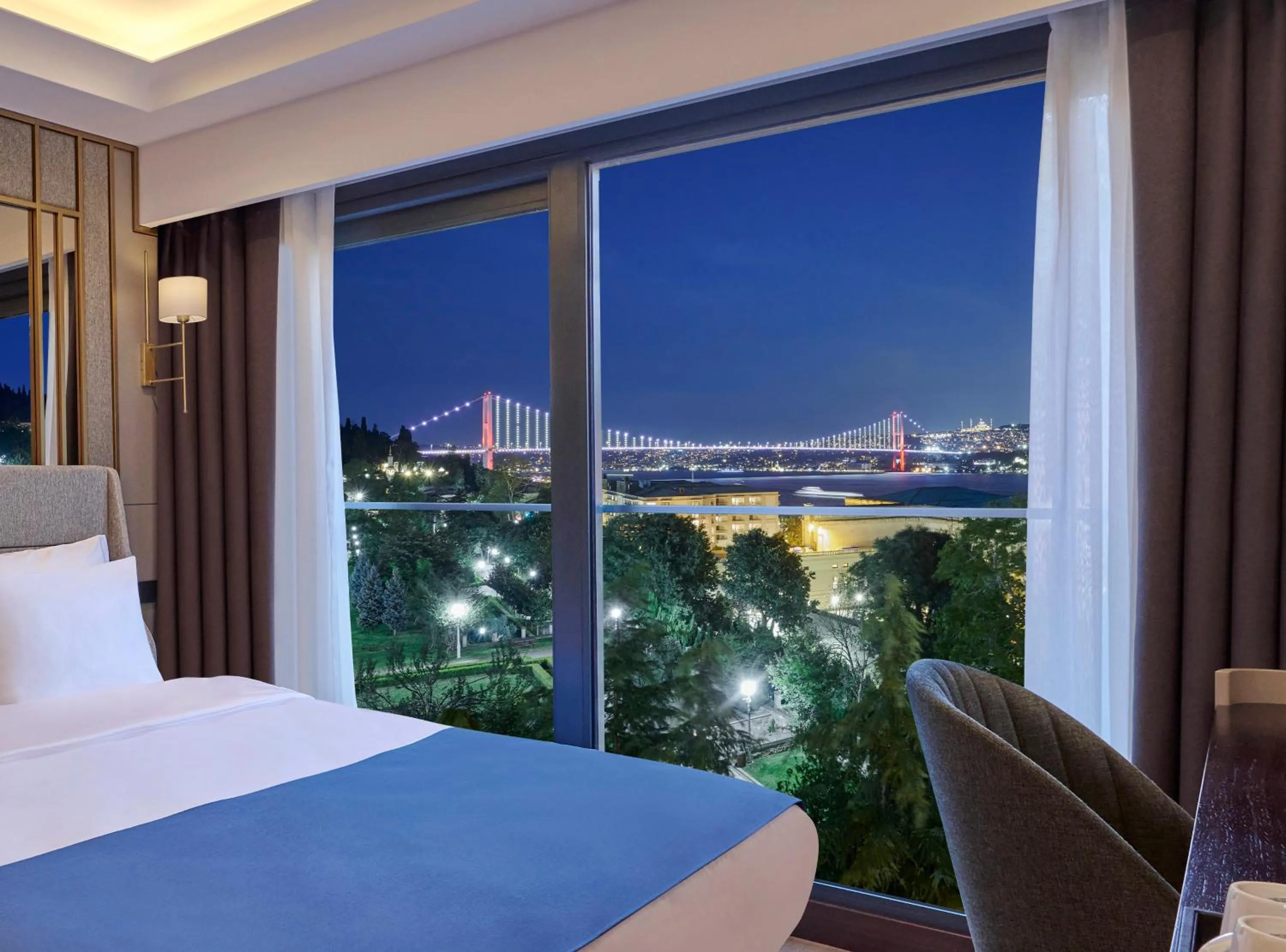 View (from property/room), Bed in Çırağan Hotel Bosphorus