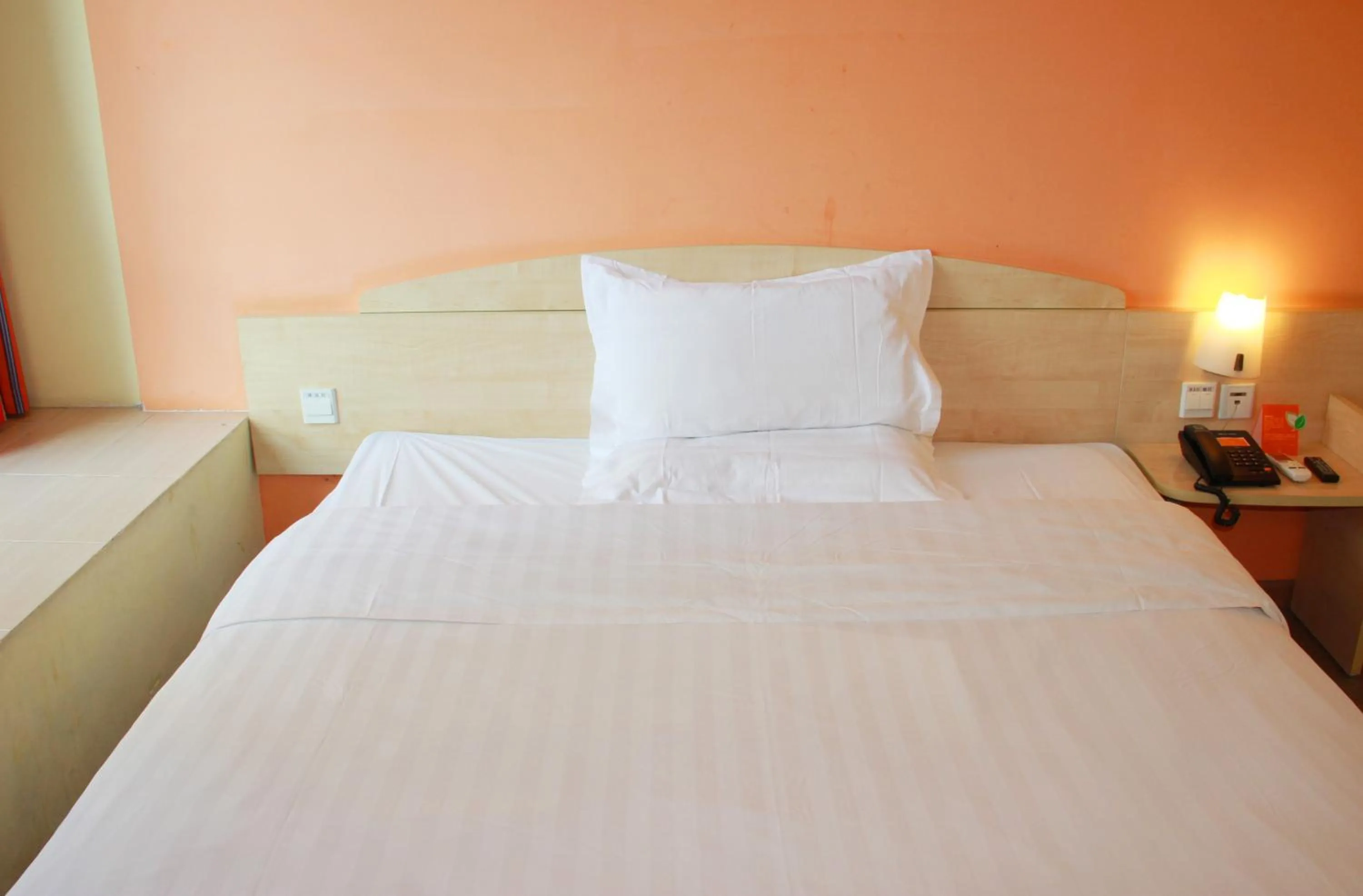 Bed in 7Days Inn Huquan Street Yangjiawan Subway Station