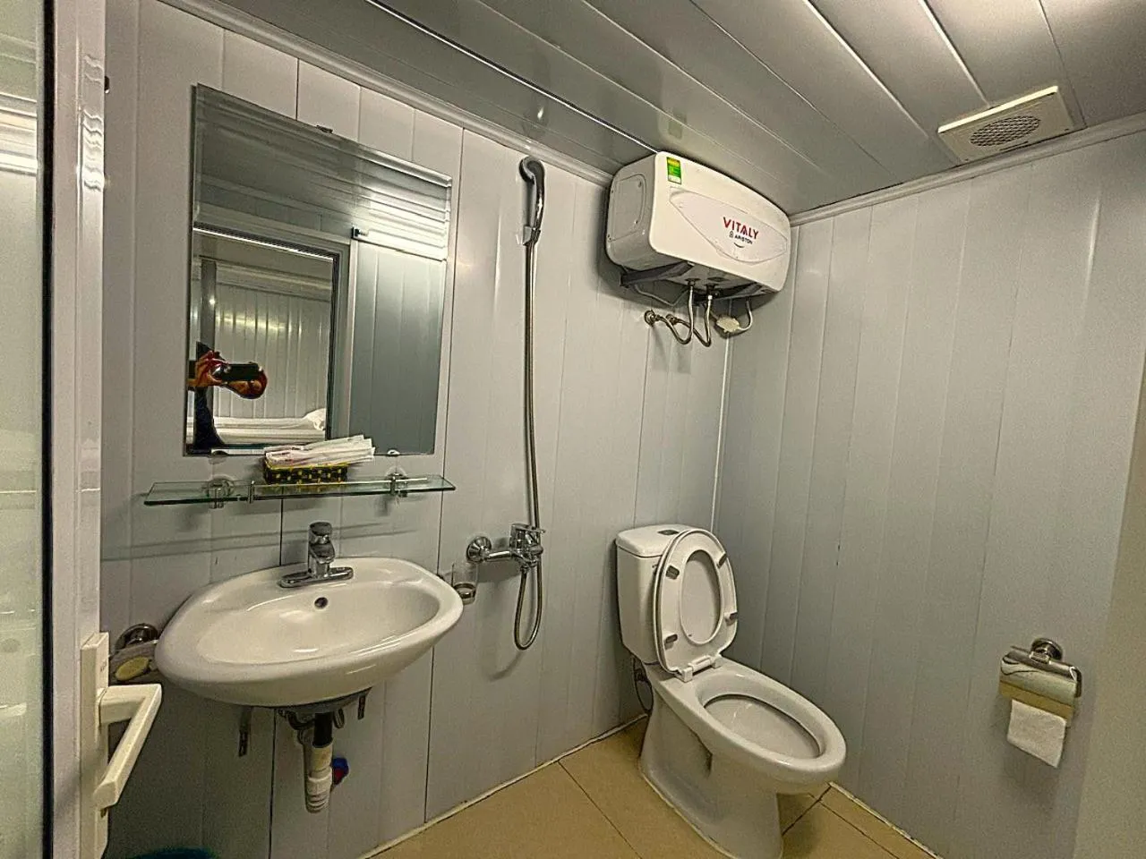 Toilet in Chân Mây Tam Đảo