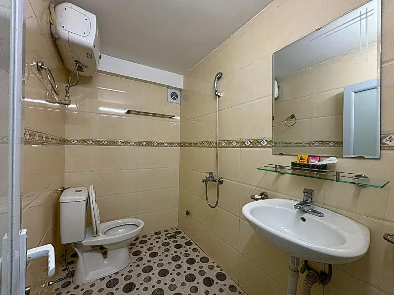 Shower in Chân Mây Tam Đảo