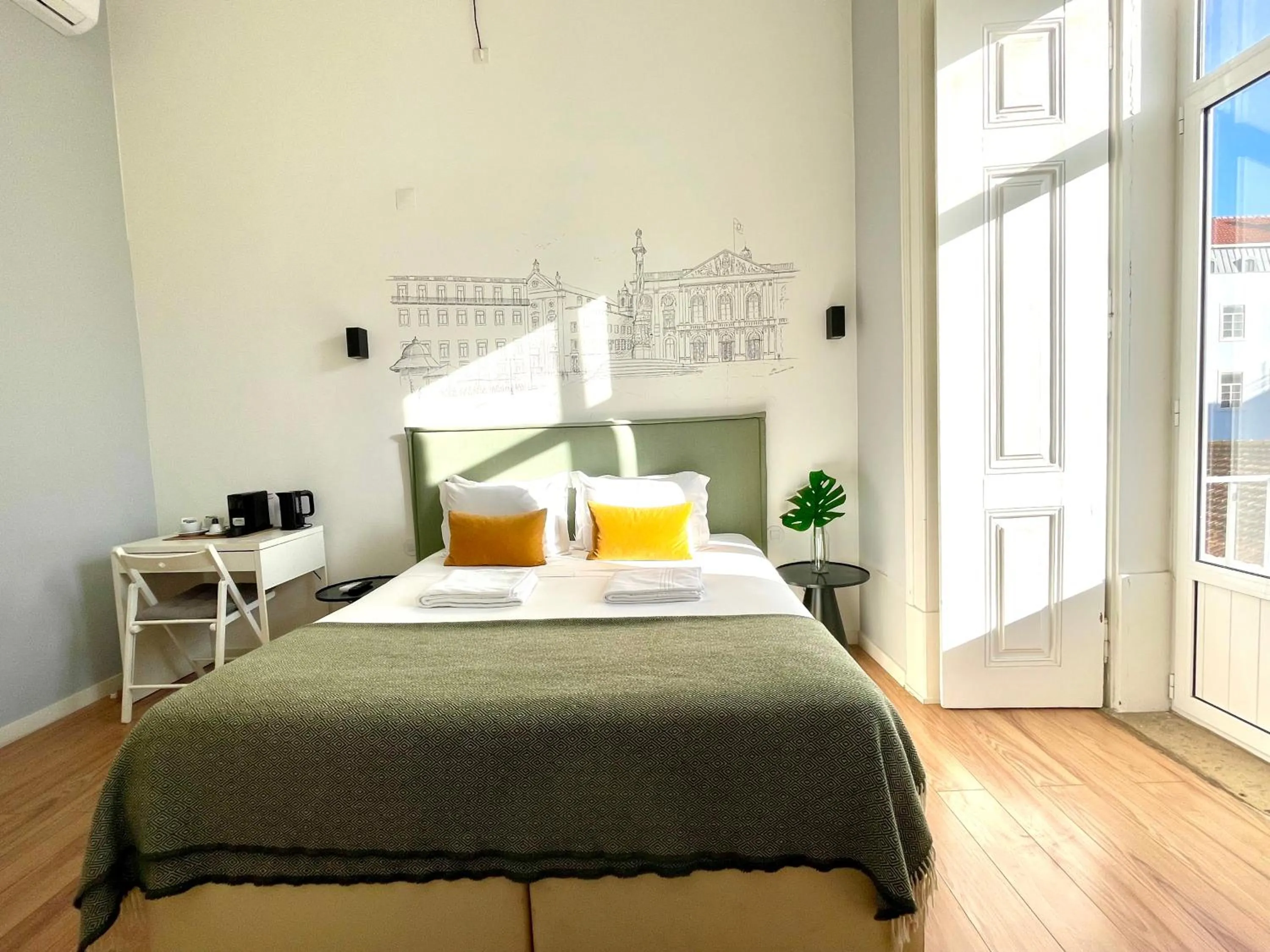 Bedroom, Bed in Lisbon Check-In Guesthouse