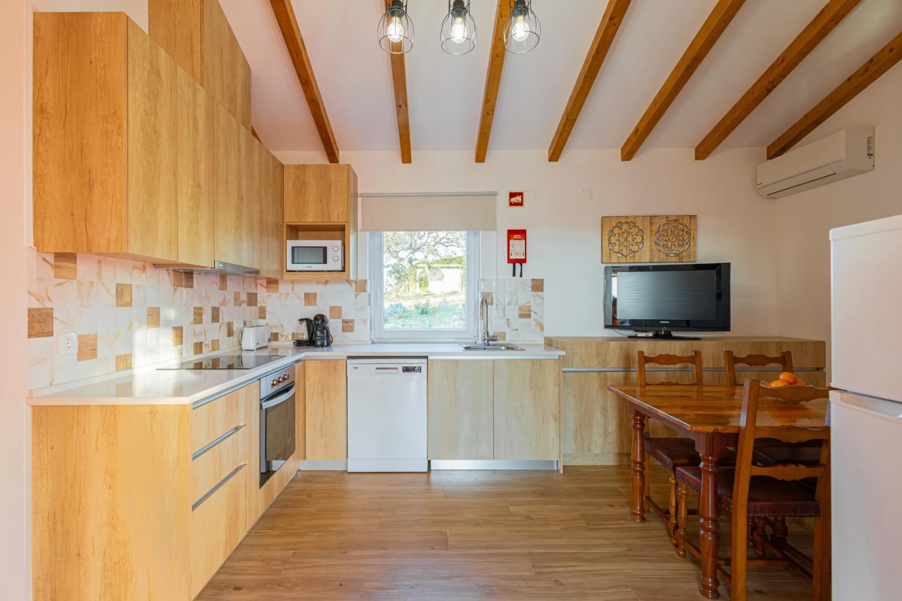 Kitchen or kitchenette in Monte do Cerro